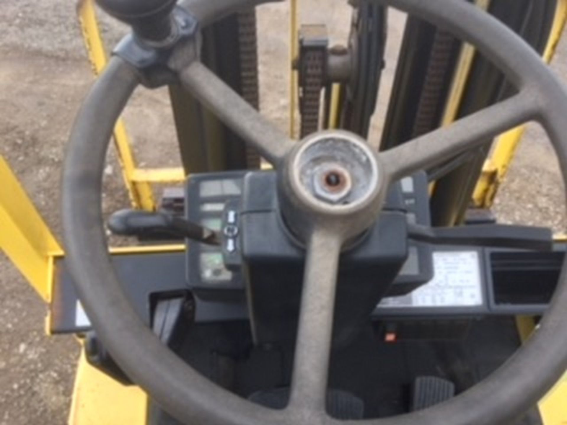 1999 HYSTER 3.00 Diesel forklift with triple mast & side shift. S/N H177B14901W. 10941hrs (not verif - Image 11 of 12