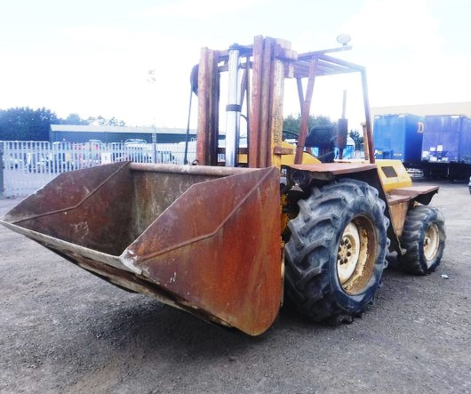 SANDERSON SB554TC forklift with bucket. S/N F041818