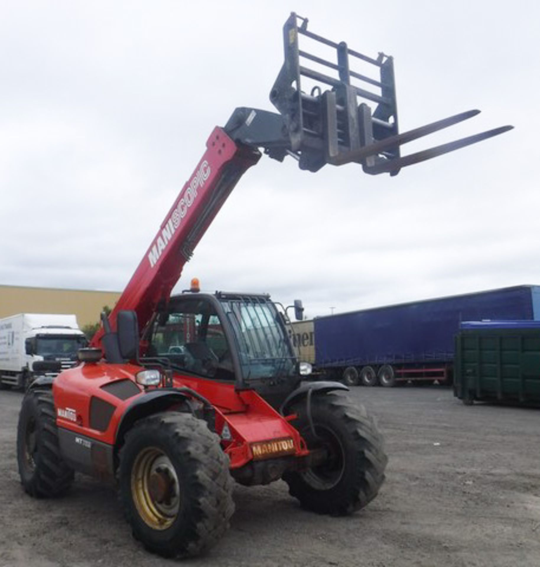 2011 MANITOU Model - MT732. Series E-E3. S/N 903104. 7mtrs. 2491hrs (not verified) - Image 9 of 15