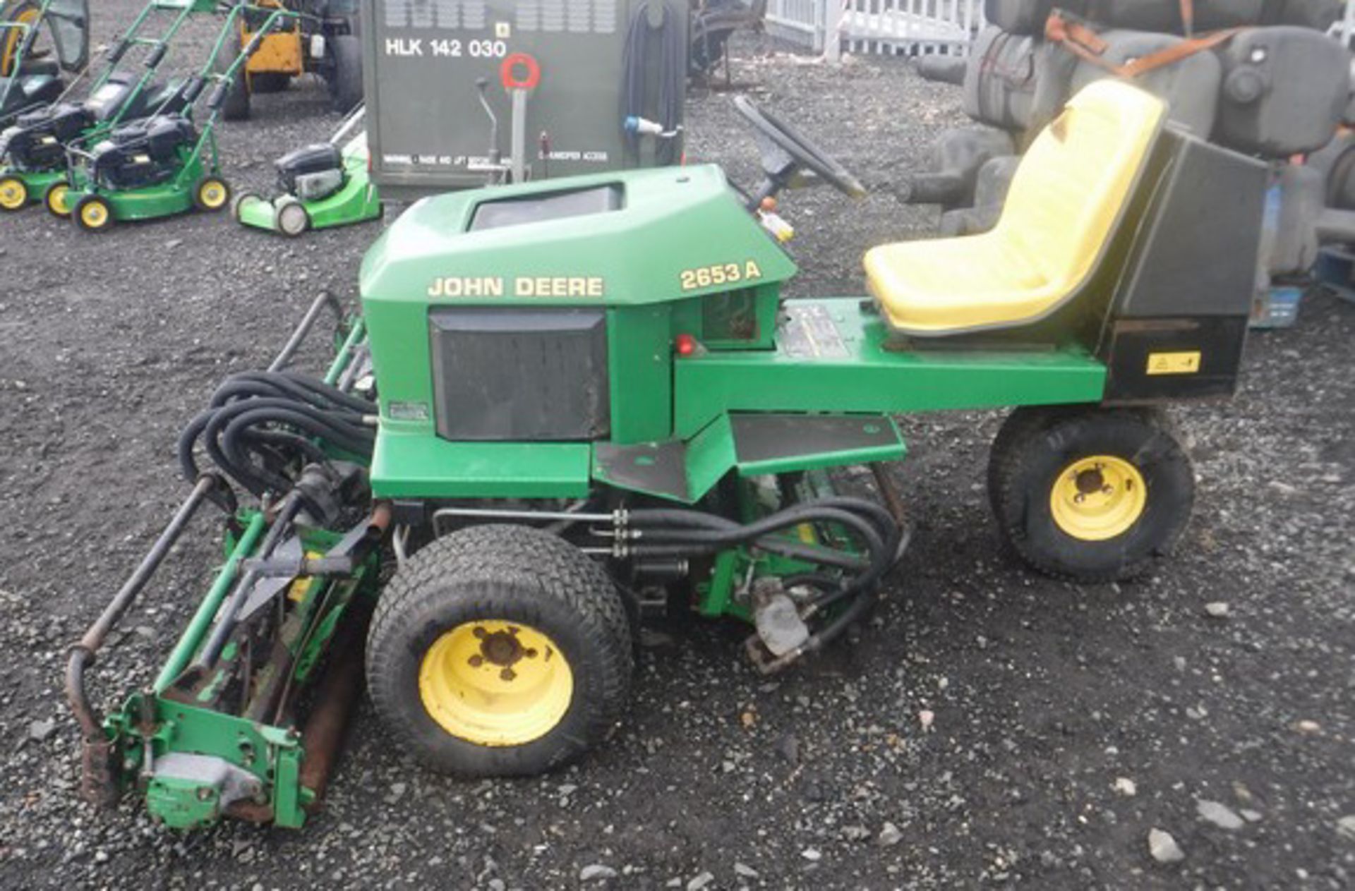 JOHN DEERE 2653B mower.3000 hrs (not verified) Keys & operators manual in office - Image 2 of 6