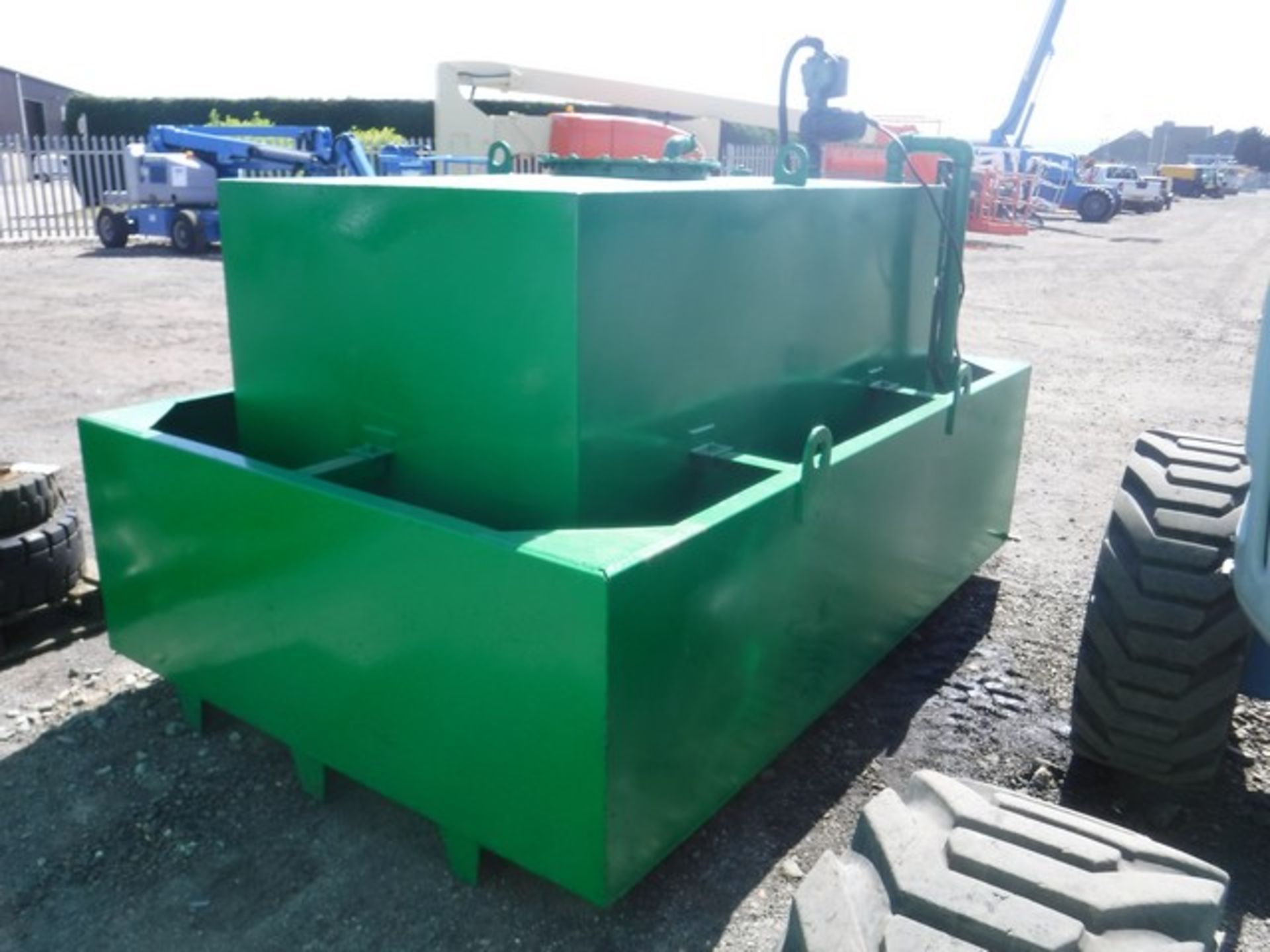 2000LTR DERV bunded fuel tank - Bild 3 aus 5