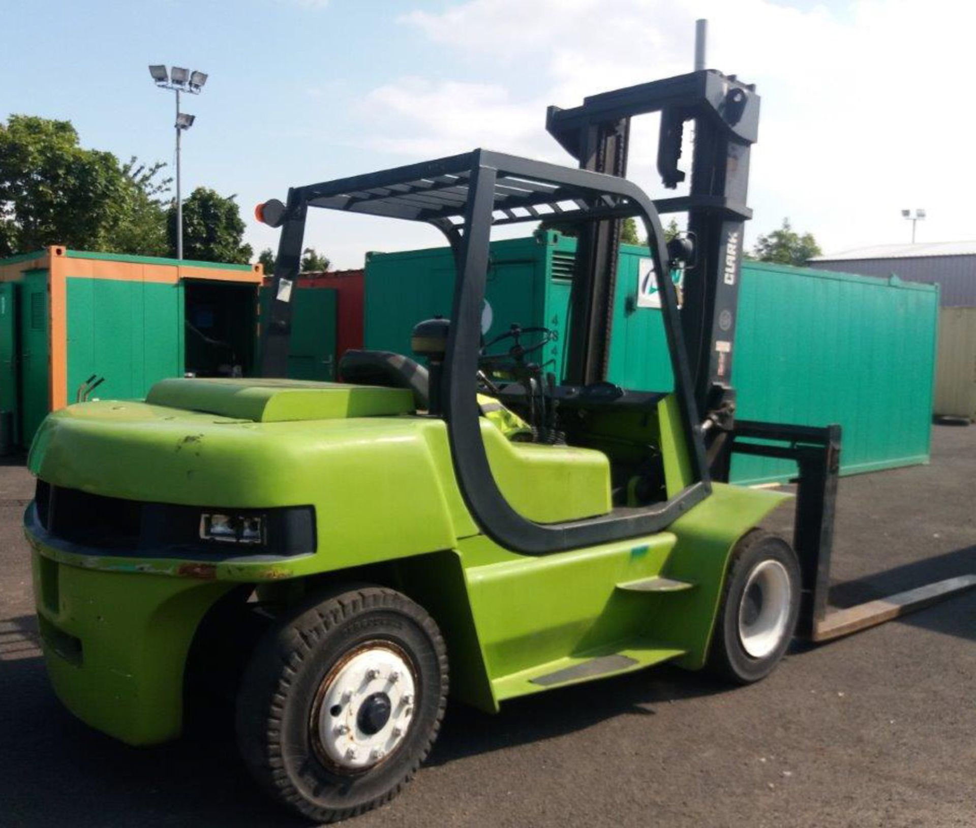 2008 CLARKE forklift. Model CMP70D, S/N CMP57OD-0008-9888KF. 9365hrs (not verified) ** To be sold fr