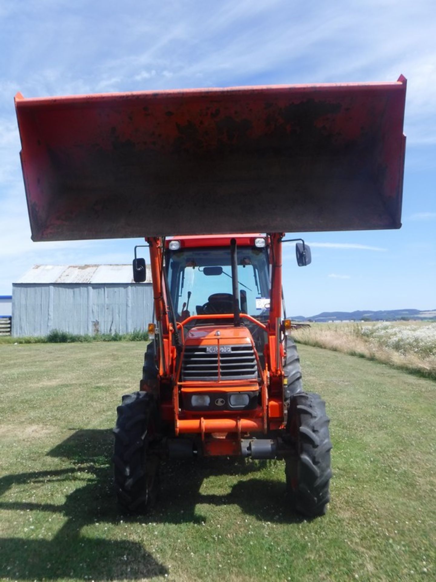 2008 KUBOTA ME5700 DTC tractor c/w Kubota LA1002 57c loader. Reg No SP08 EPF s/n 58580 979 hrs (not - Image 15 of 21