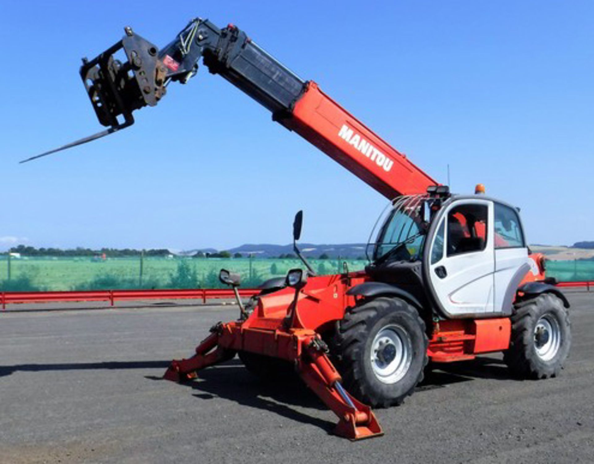 2009 MANITOU MT1840, Reg - SY59CFK. S/N - 258408. 4209 hrs (not verified). C/W set of forks