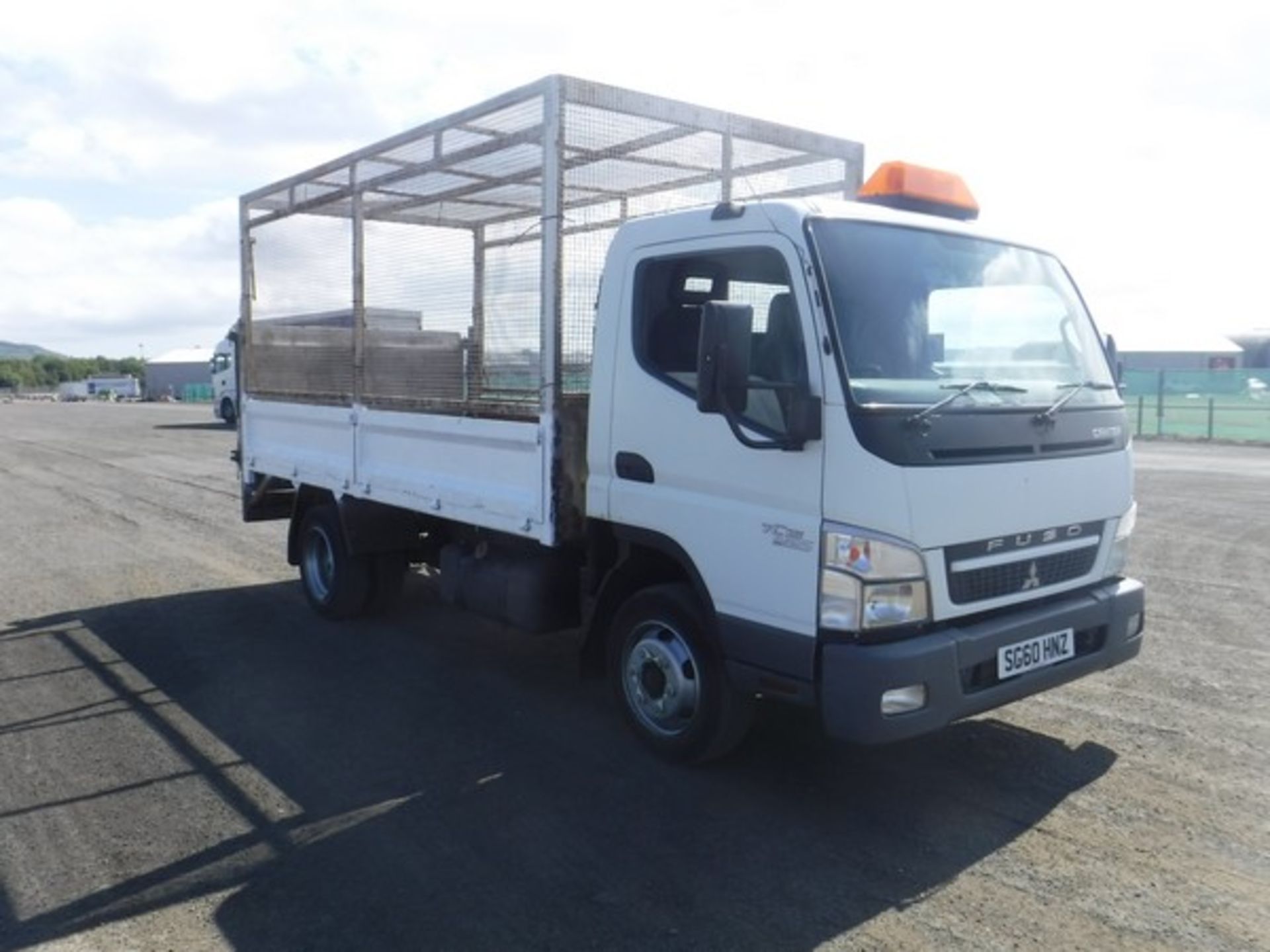 MITSUBISHI FUSO CANTER - 4950cc - Image 11 of 17