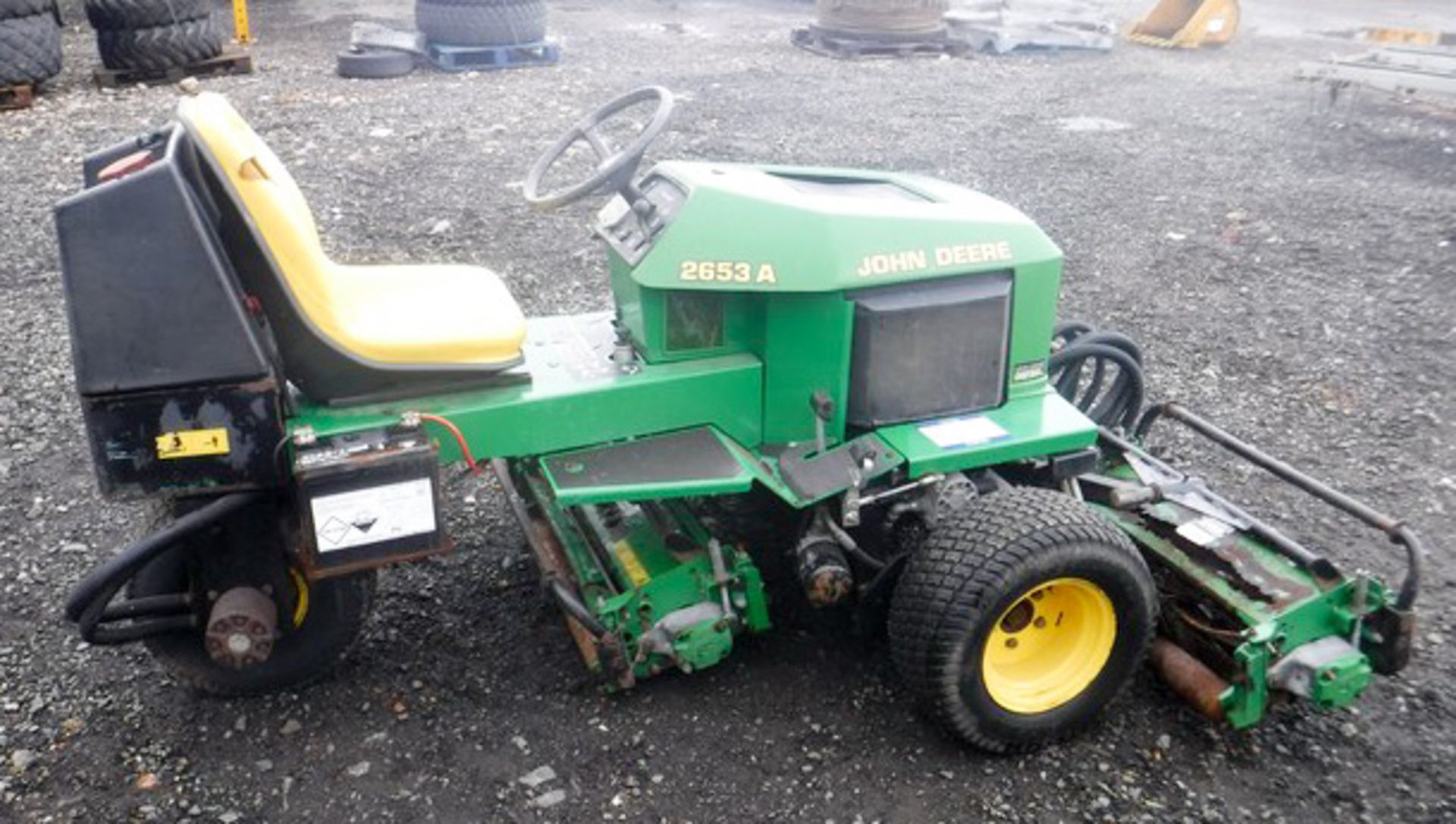 JOHN DEERE 2653B mower.3000 hrs (not verified) Keys & operators manual in office - Image 3 of 6