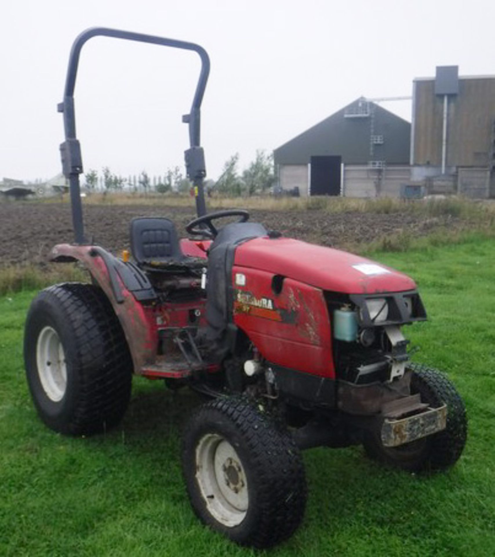 2011 SHIBAURA ST-333 compact tractor. S/N 21196, 2373hrs (not verified) - Image 3 of 11
