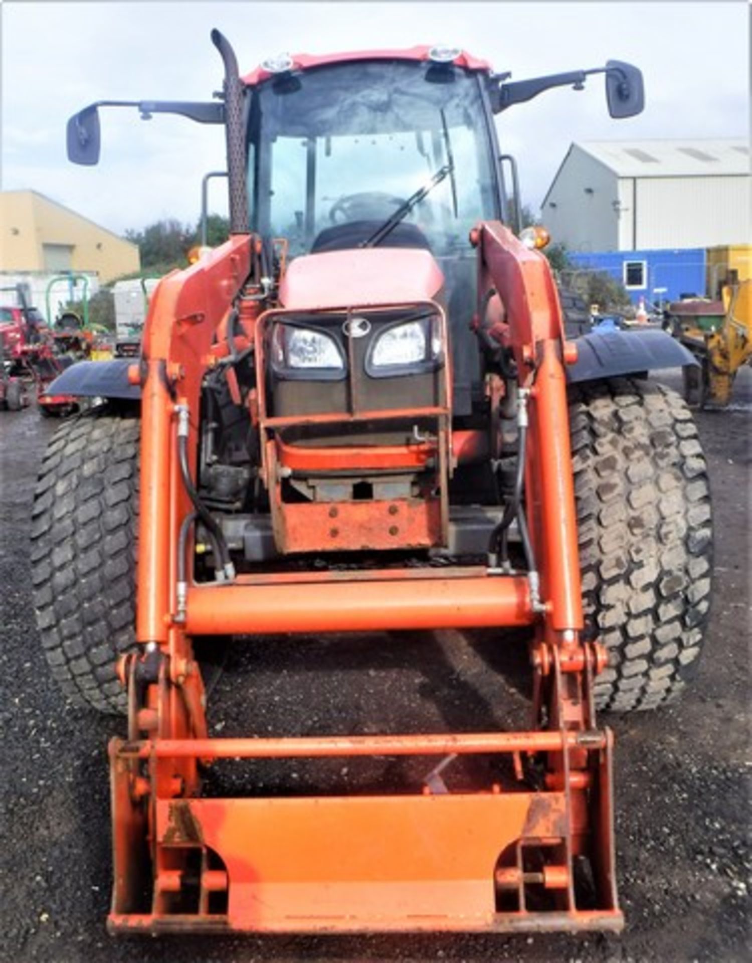 2009 KUBOTA M8540. Reg - SN09EJC. S/N - M854080134. 6838hrs (verified). C/W 2008 Kubota front loader - Image 12 of 19