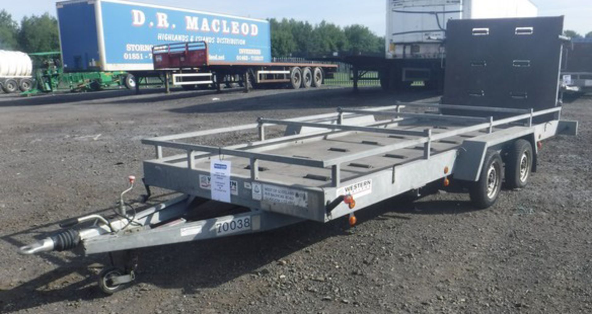 1999 WESTERN TRAILERS 18' X 6 twin axle trailer c/w 5' ramp. Max gross weight 2000kgs. VIN - SEWTTRT