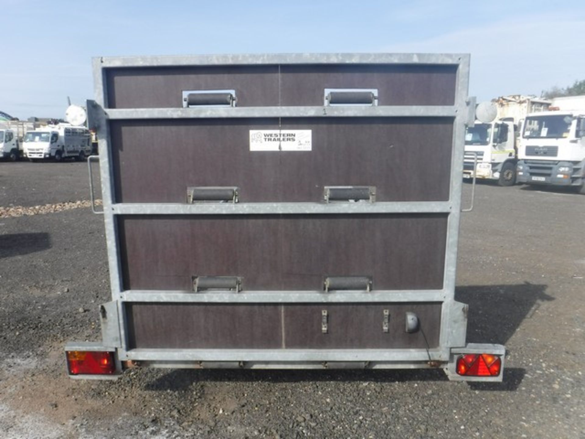 2003 WESTERN TRAILERS 18' x 6' twin axle trailer c/w 5' ramp. Max gross weight 2000kgs. VIN - SWETT - Image 9 of 12