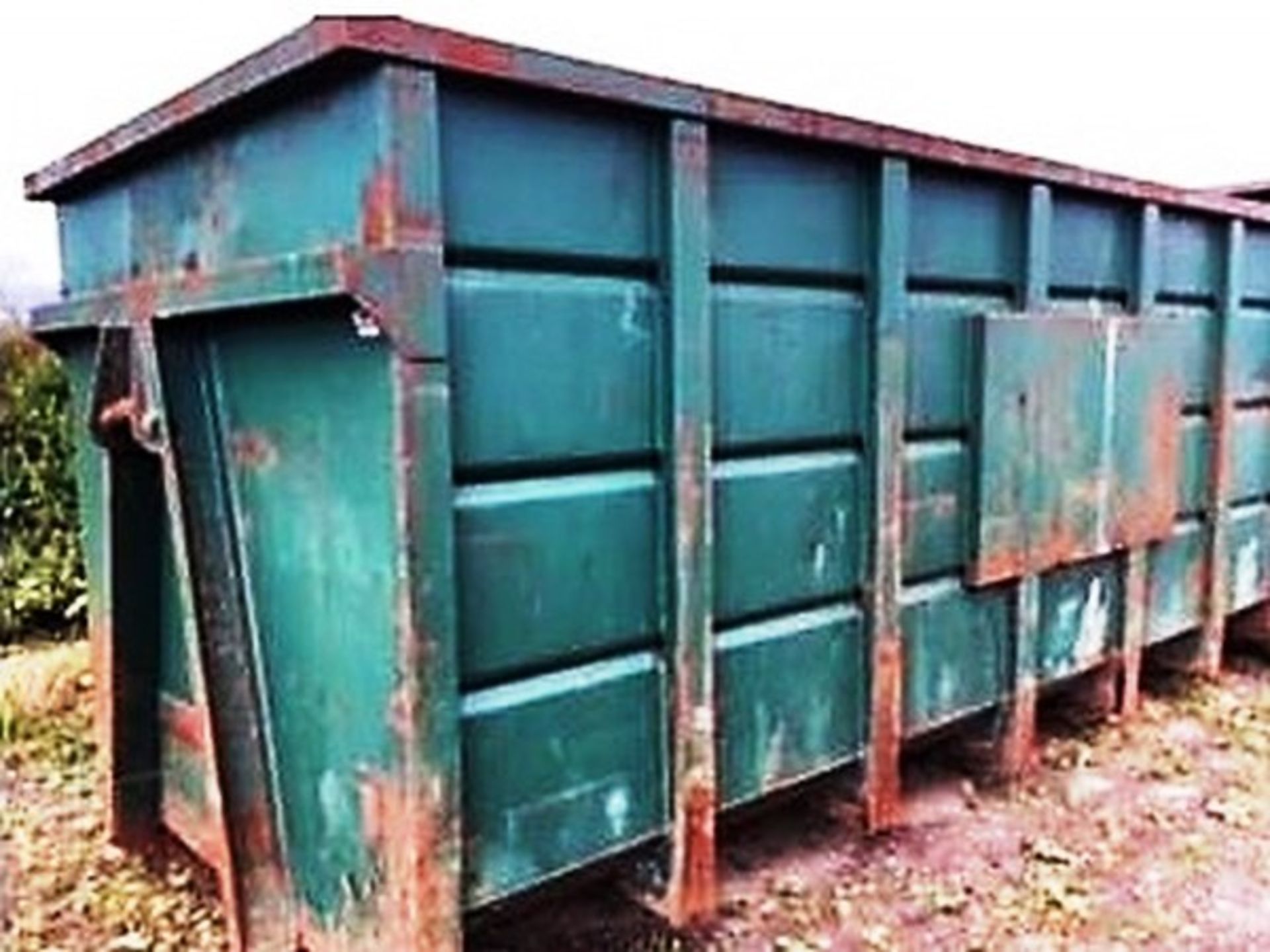 SKIP UNITS - Open top skip c/w access steps. **To be sold from Errol auction site. Viewing and upl