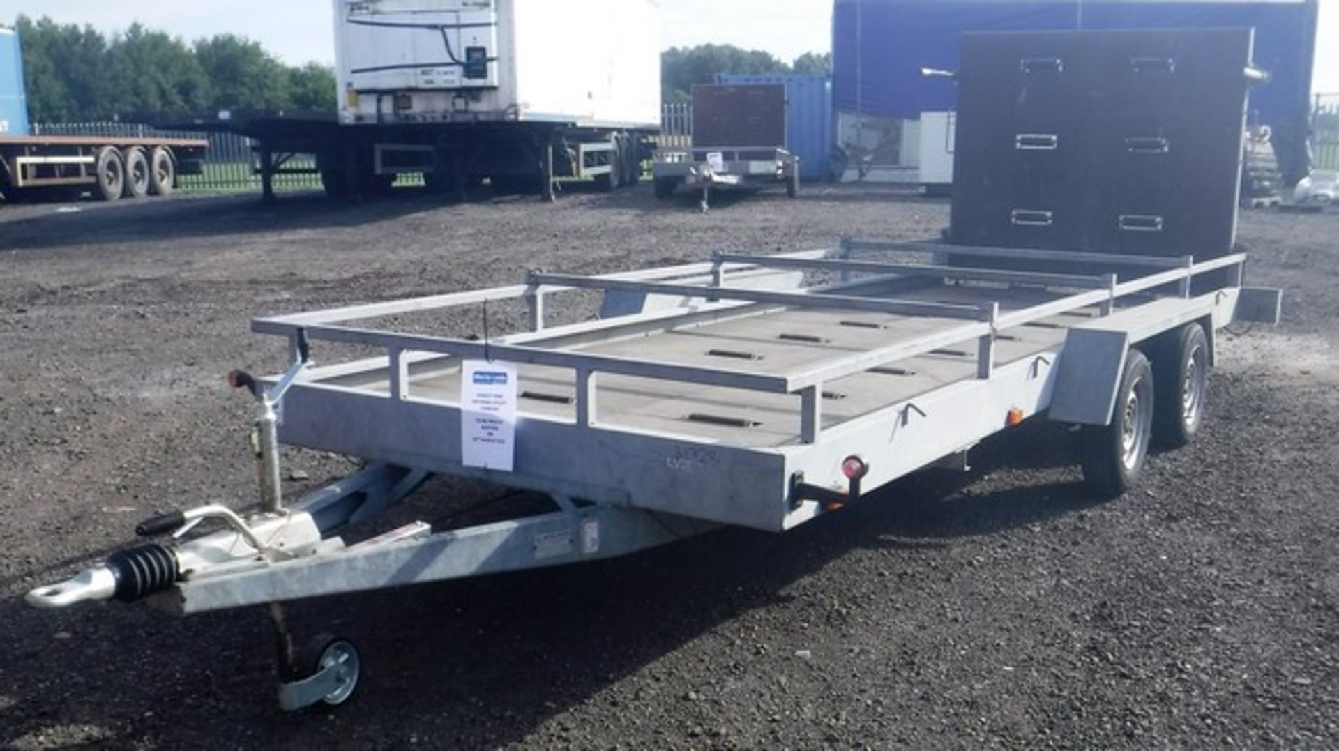 2003 WESTERN TRAILERS 18' x 6' twin axle trailer c/w 5' ramp. Max gross weight 2000kgs. VIN - SWETT