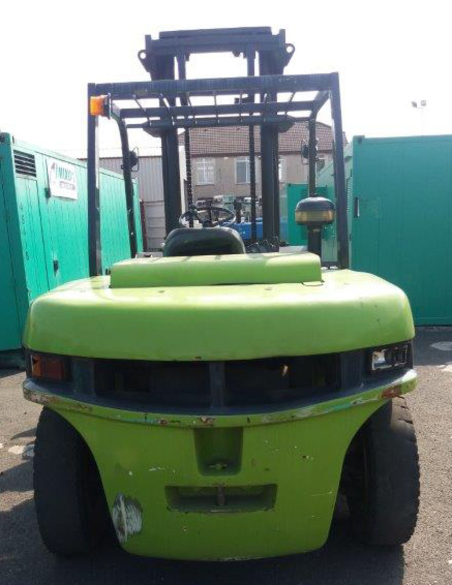 2008 CLARKE forklift. Model CMP70D, S/N CMP57OD-0008-9888KF. 9365hrs (not verified) ** To be sold fr - Image 2 of 10