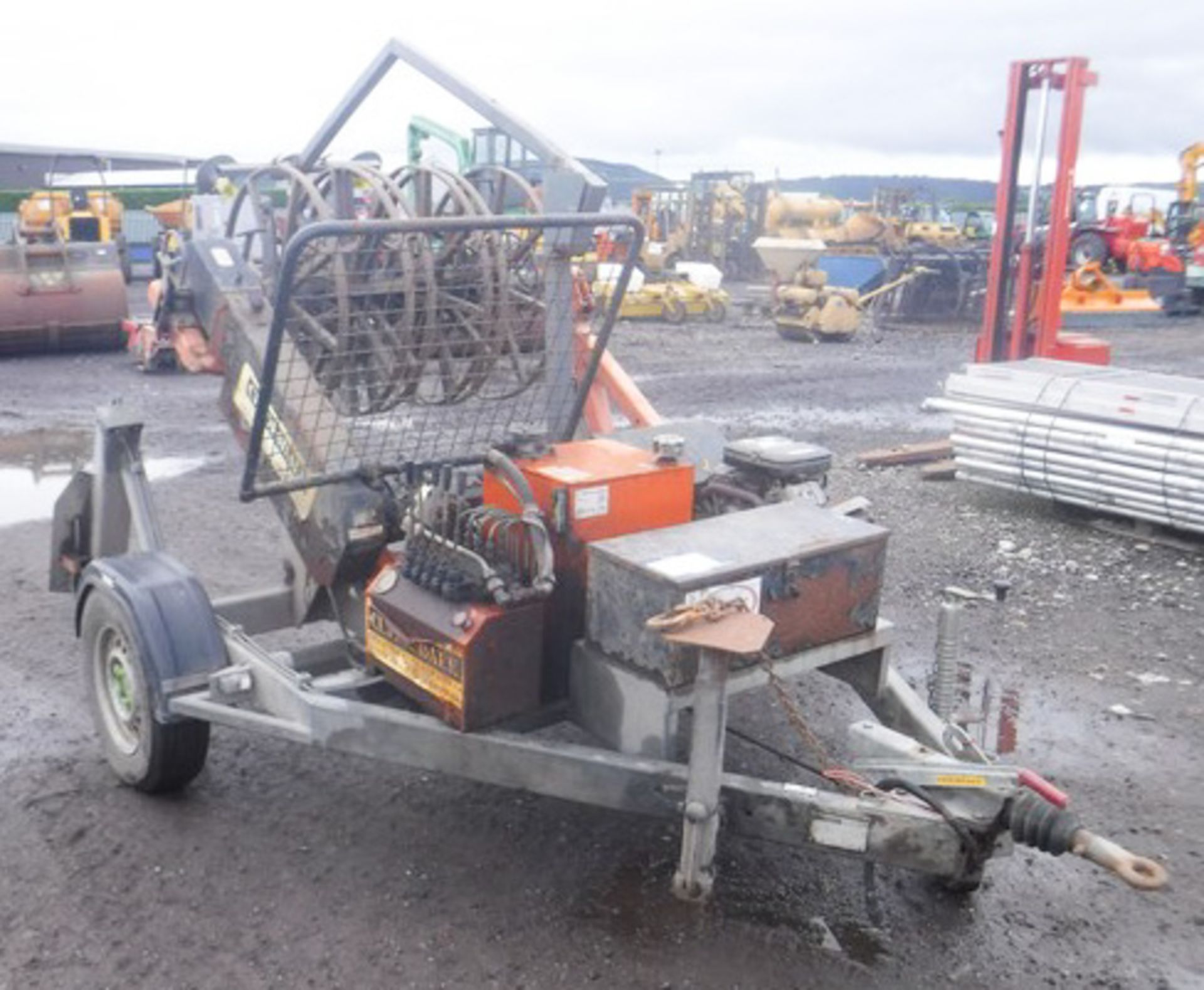 2006 CLYDESDALE SAHKINS cable winch. Eye towing connection, vangaurd unleaded engine. 22HP u-twin. S