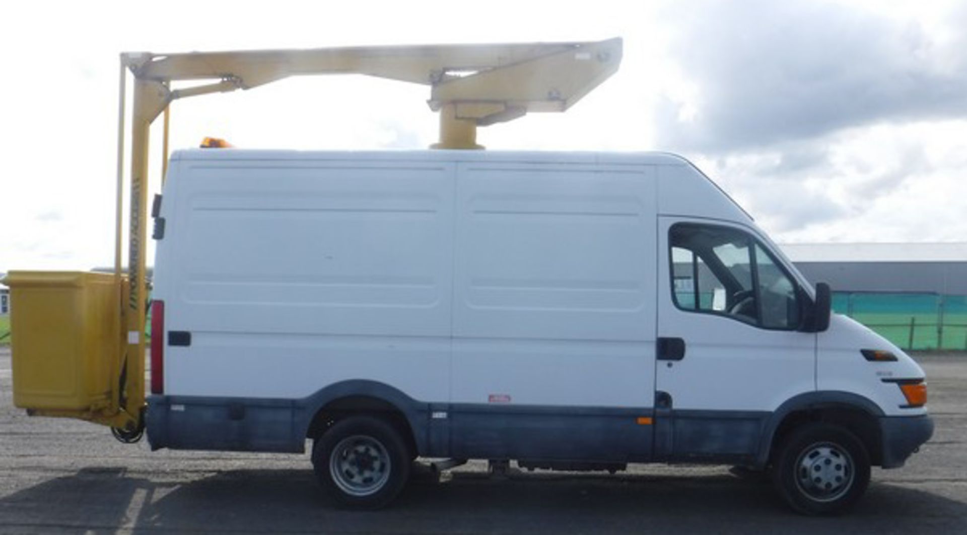 IVECO DAILY 35C15 CREW-CAB LWB - 2800cc - Image 13 of 18