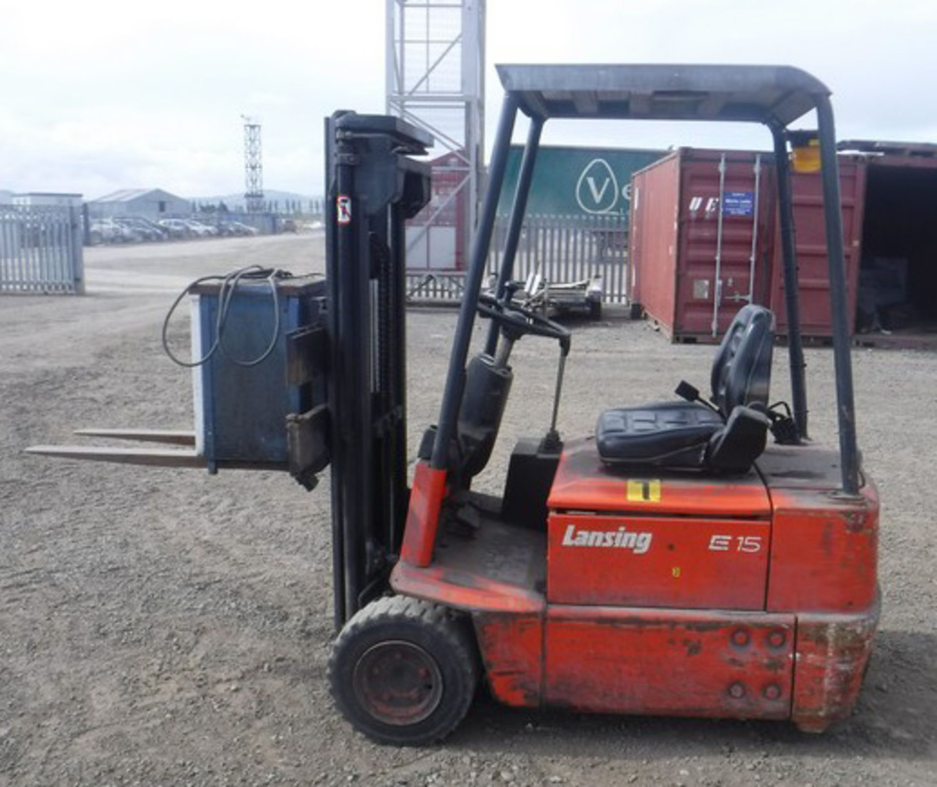 1989 LANSING LINDE E15 1.5tonne electric forklift (24v). S/N 324910009815. 2175hrs (not verified). C - Image 14 of 15