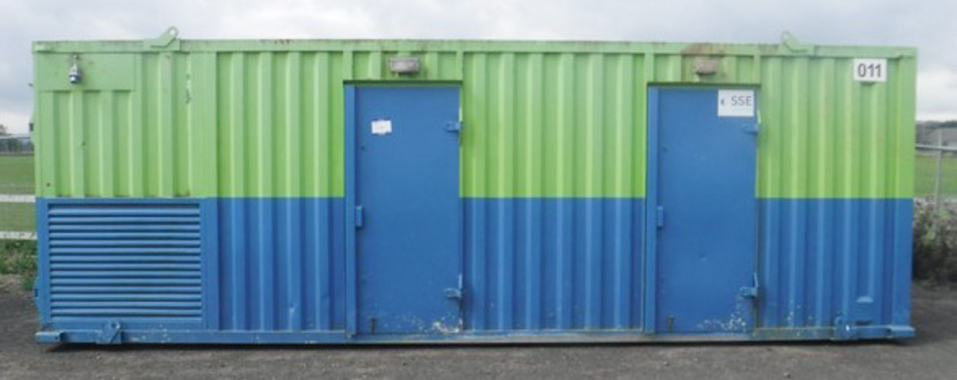 24ft OFFICE with small store & chemical toilet. Toilet door seazed. S/N PF277. No 011.