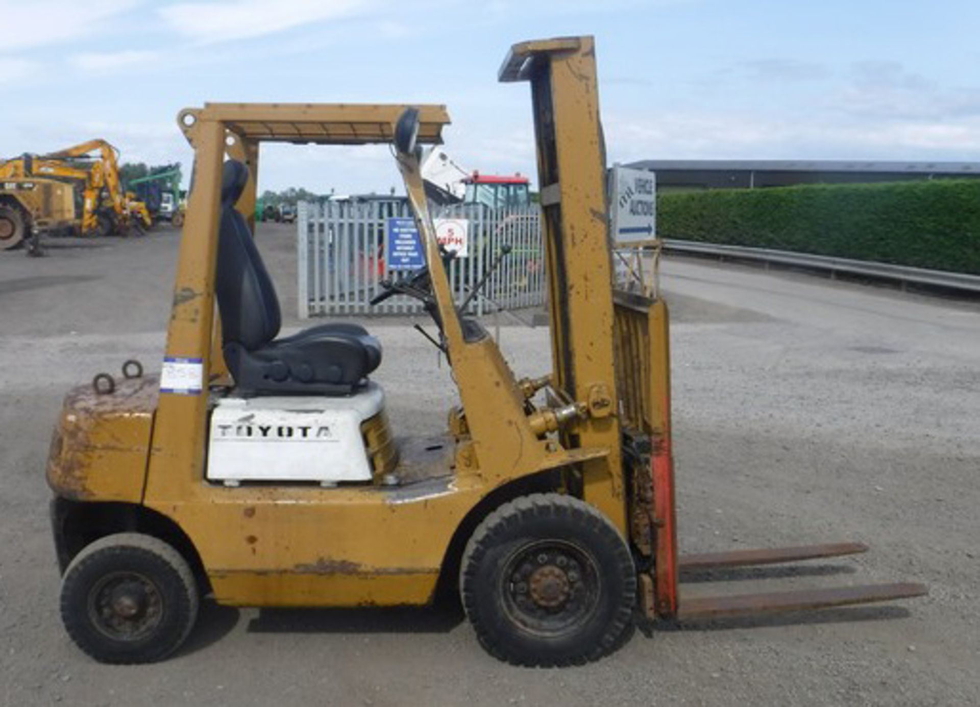 TOYOTA diesel forklift, 285hrs (not verified) - Image 7 of 12