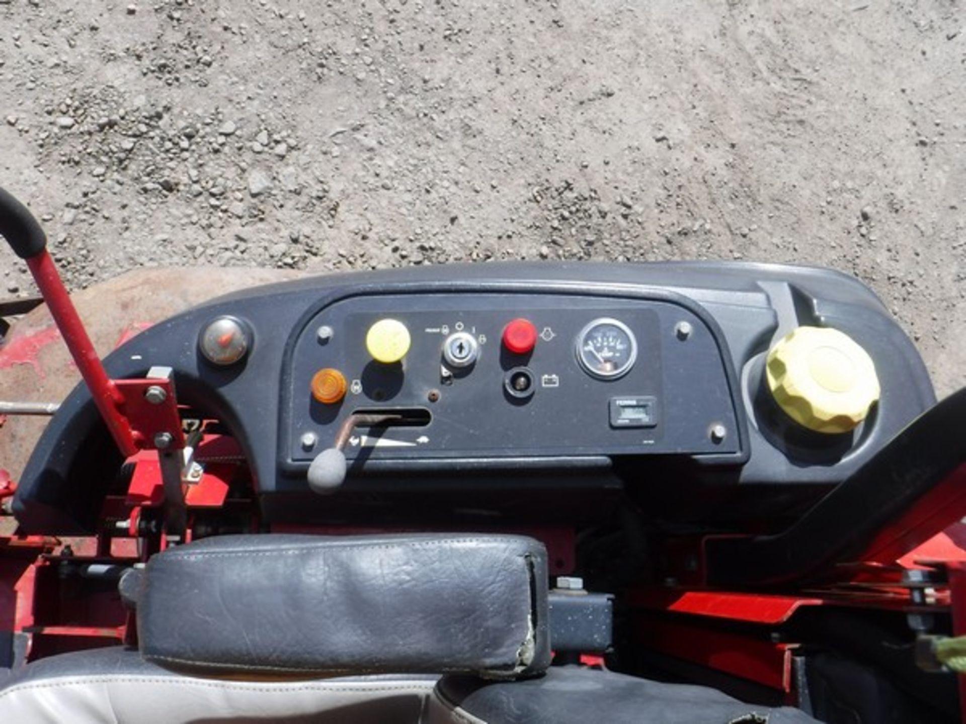 FERRIS DIESEL ZERO TURN MOWER c/w CAT 45002 engine. 756hrs (not verified). - Image 5 of 7