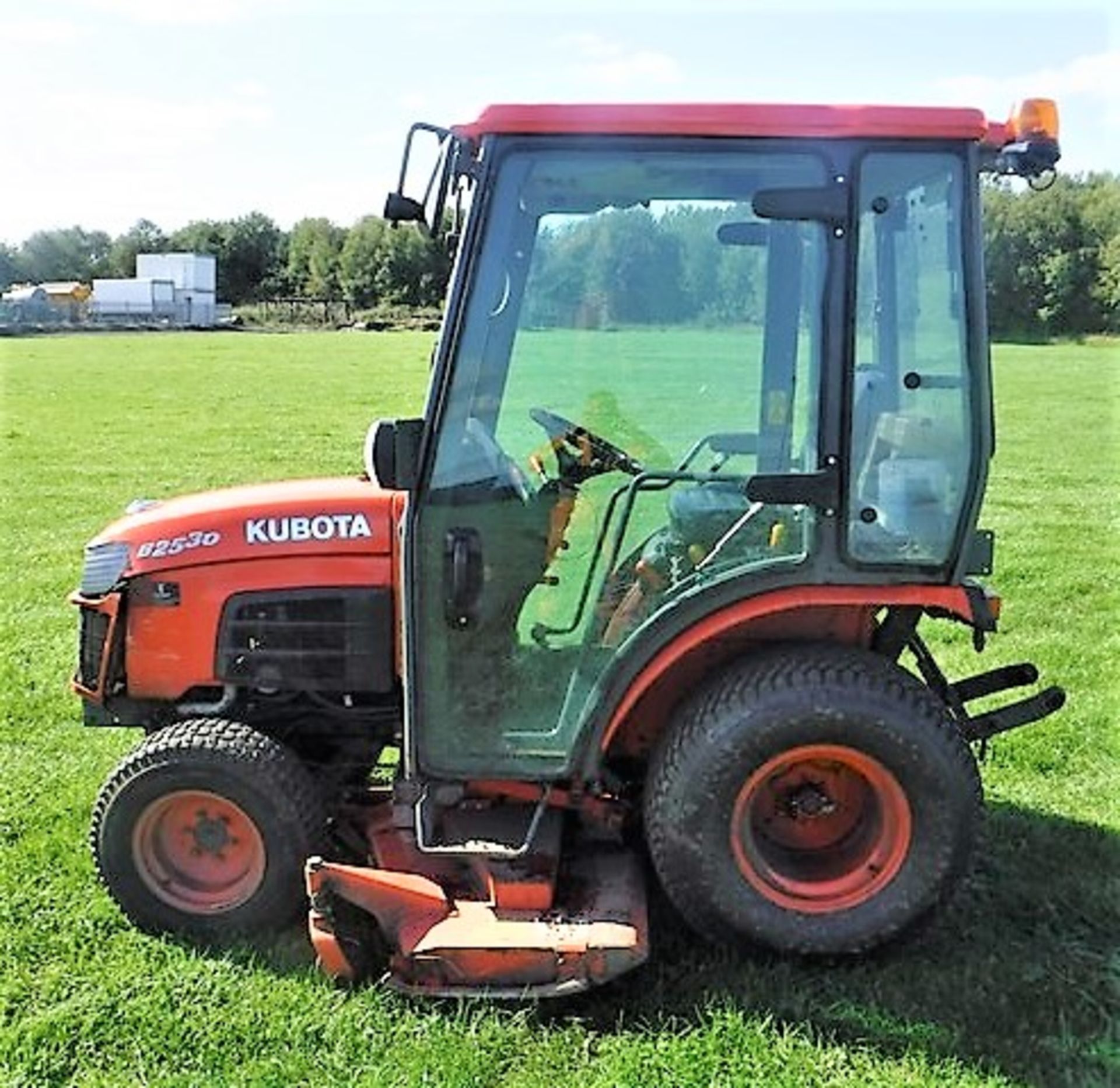 KUBOTA B2530 c/w cutting deck. Type B5 Variant BS2430H-C EC NO E13*/2003/37*0015. ID NO B2523HD8206 - Image 15 of 16