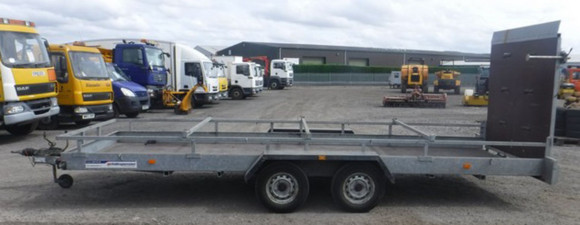 INDESPENSION 18' x 6' twin axle trailer c/w 5ft ramp. S/N 076762. Asset - 44015 - Image 11 of 12