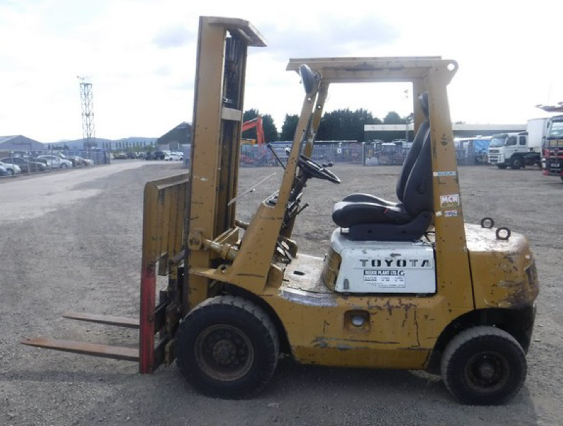 TOYOTA diesel forklift, 285hrs (not verified) - Image 11 of 12