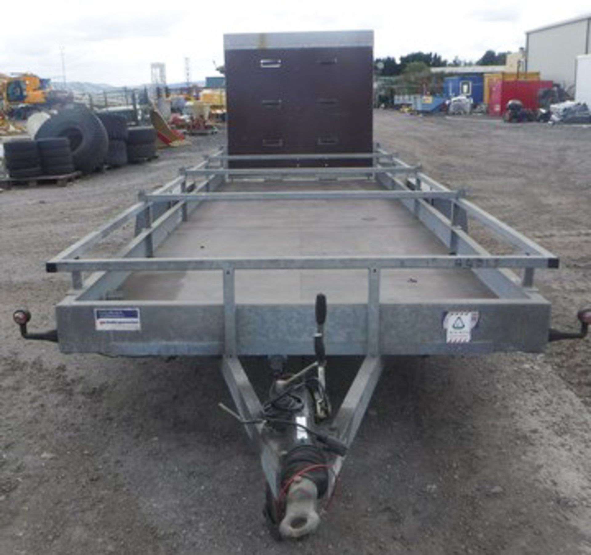 INDESPENSION 18' x 6' twin axle trailer c/w 5ft ramp. S/N 076762. Asset - 44015 - Image 5 of 12