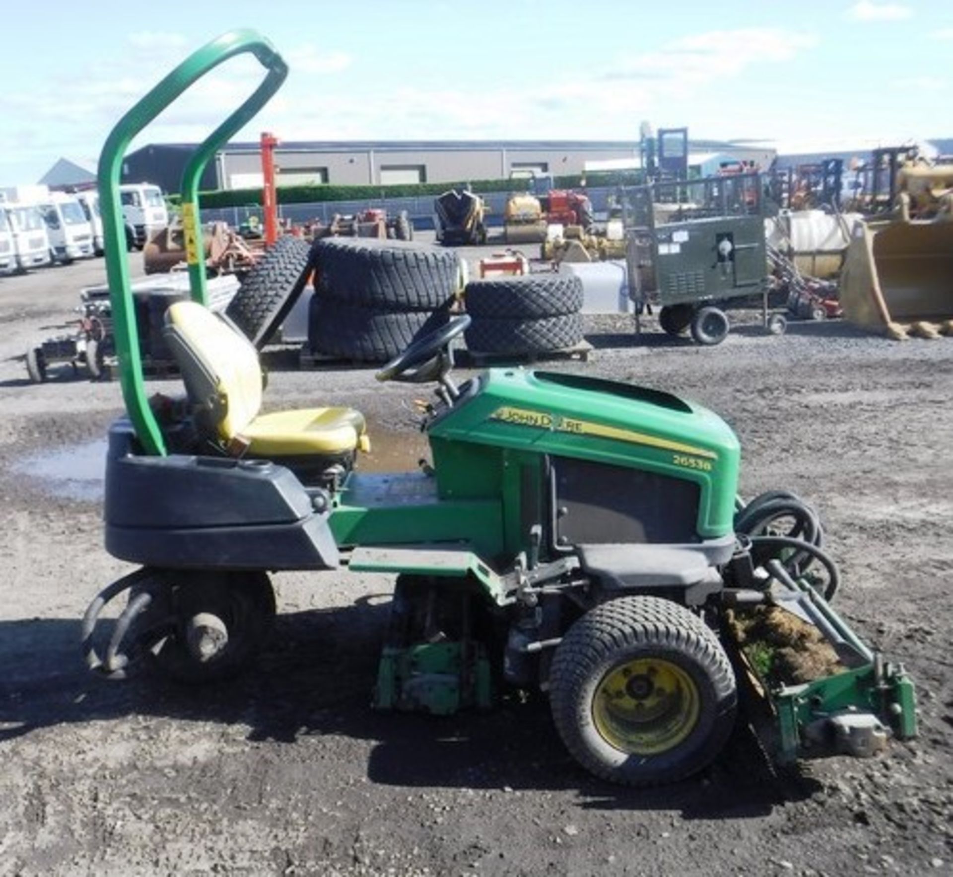 JOHN DEERE 2653B ride on mower 2131hrs (not verified). Asset No CS0901402 - Image 6 of 11