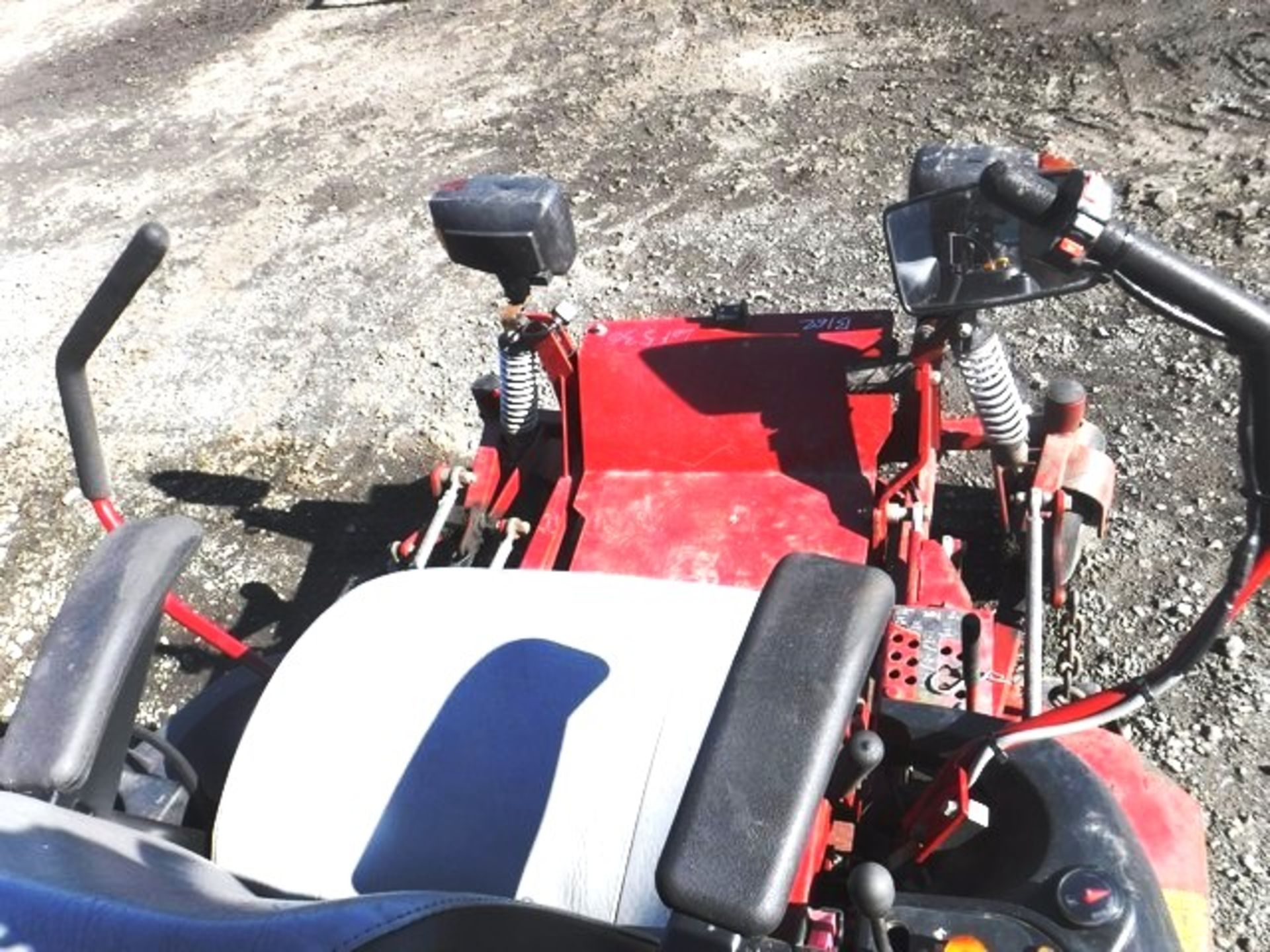 FERRIS ride on mower 1530hrs (not verified). Asset No GS1104301 - Image 3 of 11