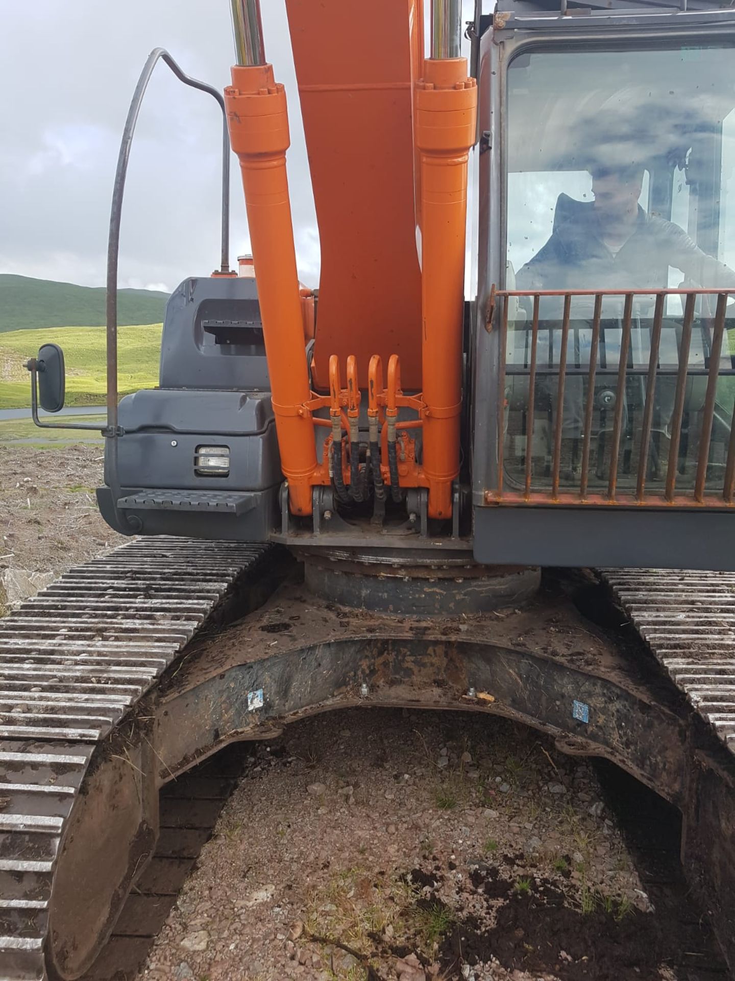 2008 HITACHI ZX180LC-3 tracked excavator. VIN - HCMBCF00E00020105. 8140hrs (not verified). No bucket - Image 4 of 10