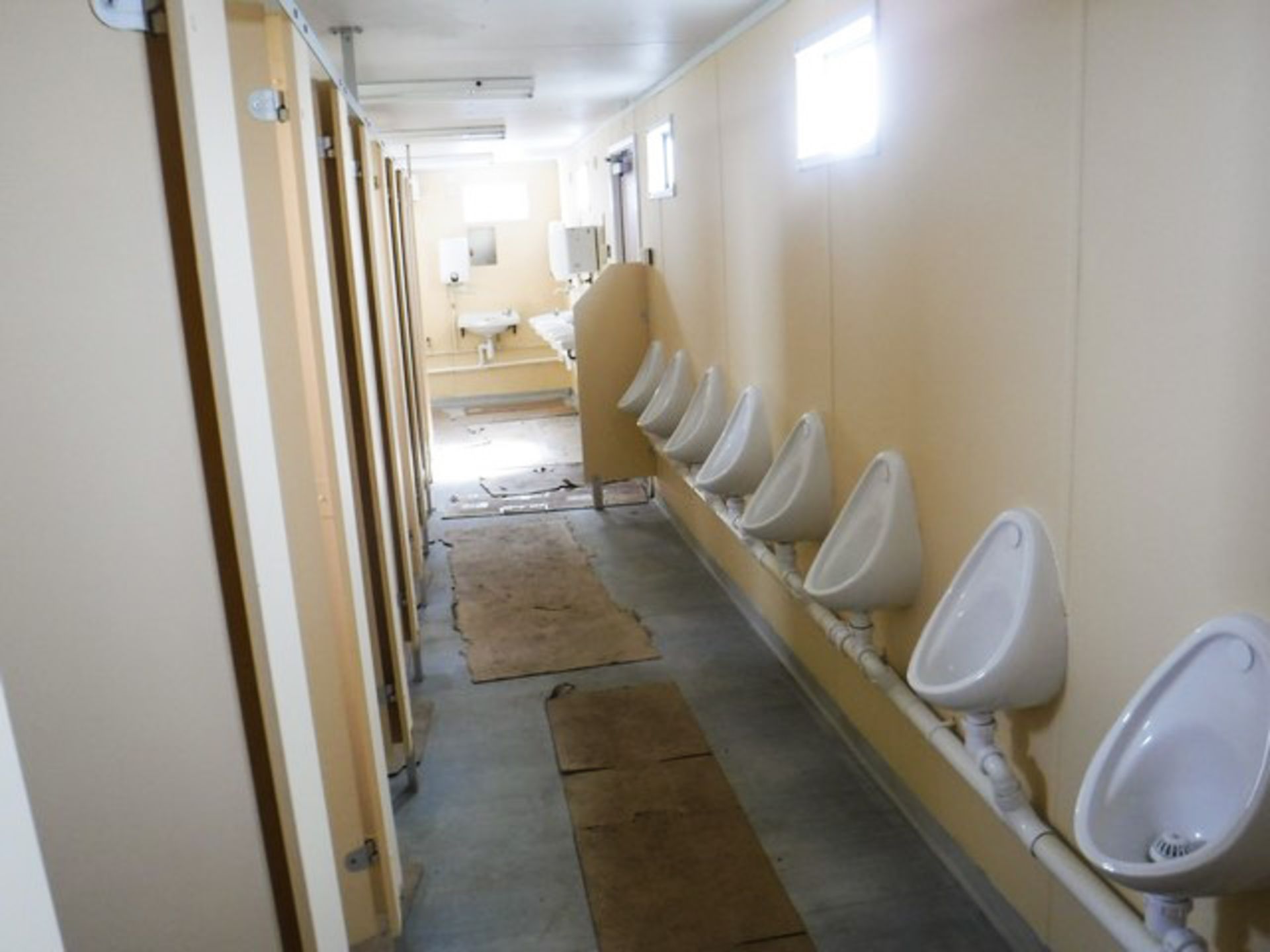 40ft x 10ft toilet block, c/w 10 cubicals, 10 urinals, 9 sinks, water heaters temp controlled anti-f - Image 9 of 9