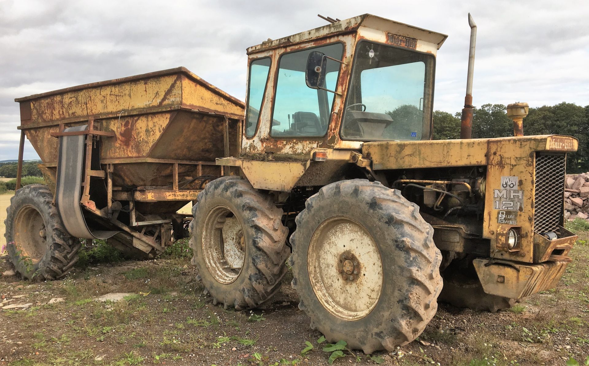 MUIR HILL MH121 dual power c/w gravel hopper trailer S/N 121A31797 - Image 2 of 8