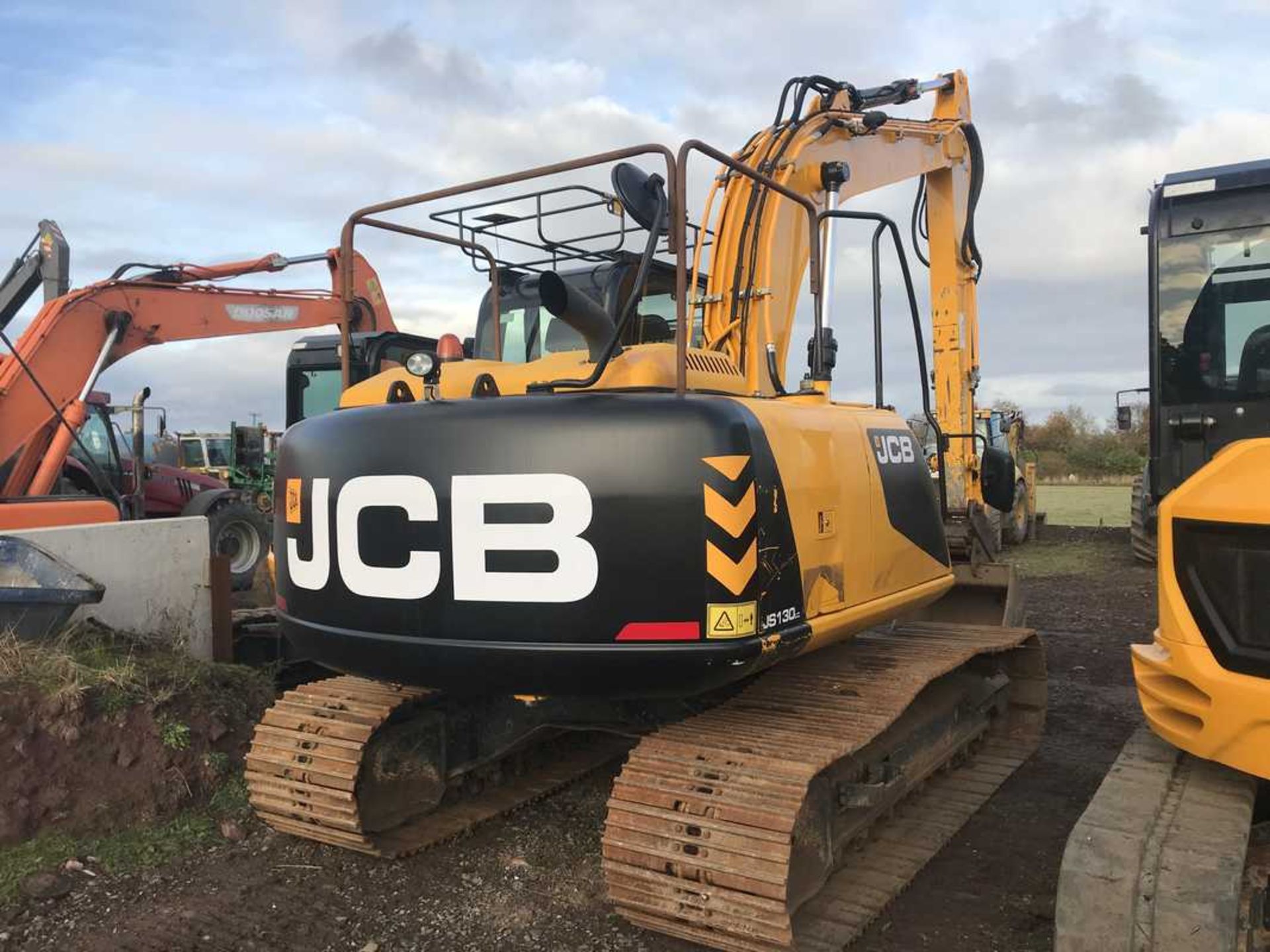 2014 JCB JS130LC c/w 700mm pads, hpw, q/hitch, vandal guards, air con, climate controlVIN - JCBJS13E - Image 13 of 30