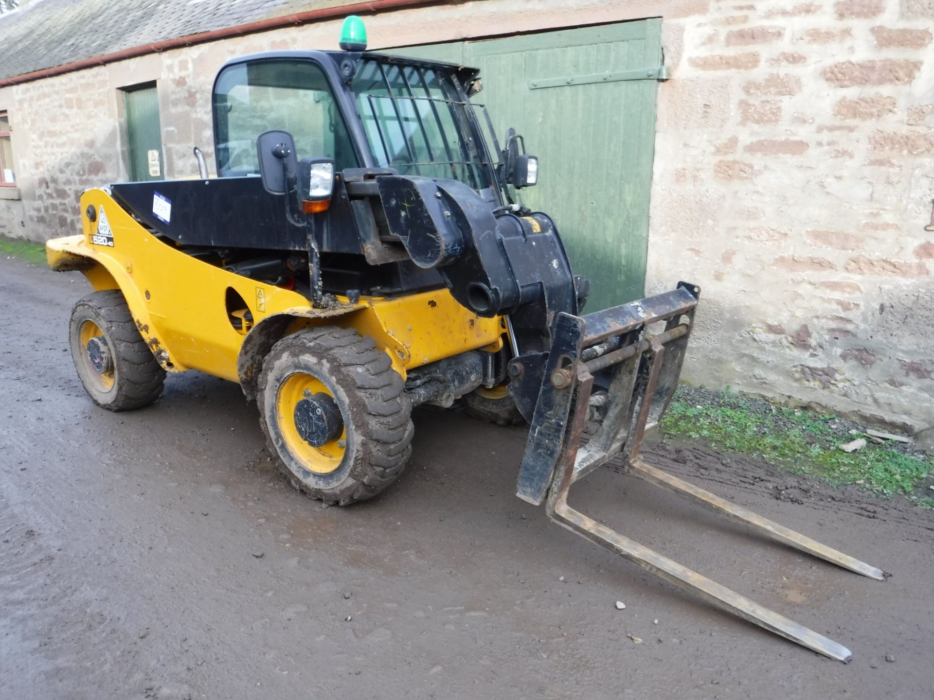 2013 JCB 520 4m loadall c/w pallet forks & JCB plantguard system. S/N 1781670 3800hrs