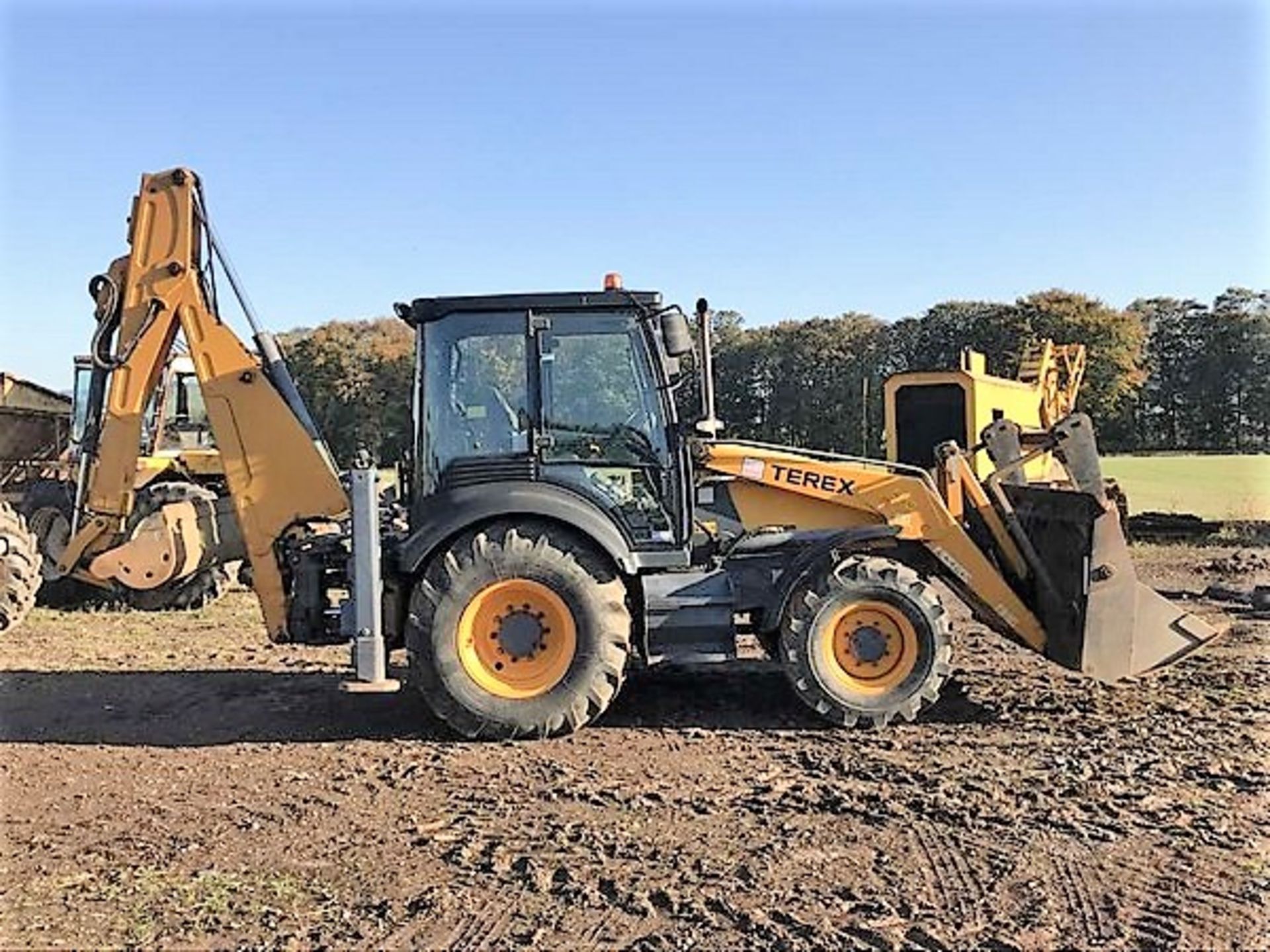 2010 TEREX backhoe loader c/w 12",18",24",36" buckets & 70" ditching. Reg - SV10CVU. 3220hrs (not v - Image 15 of 25