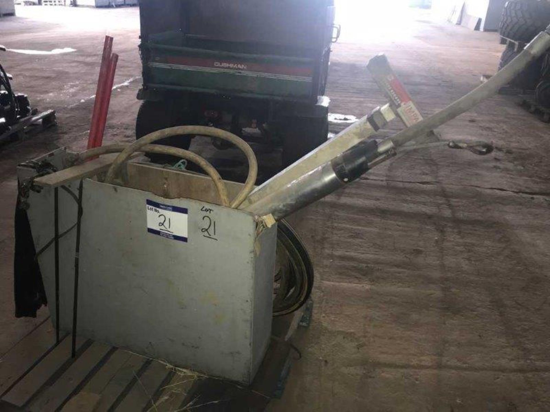 BILLY GOAT - DEBRIS LOADER WITH DUAL SHREDDING TECHNOLOGY C/W HONDA PETROL ENGINE -- sn071414576