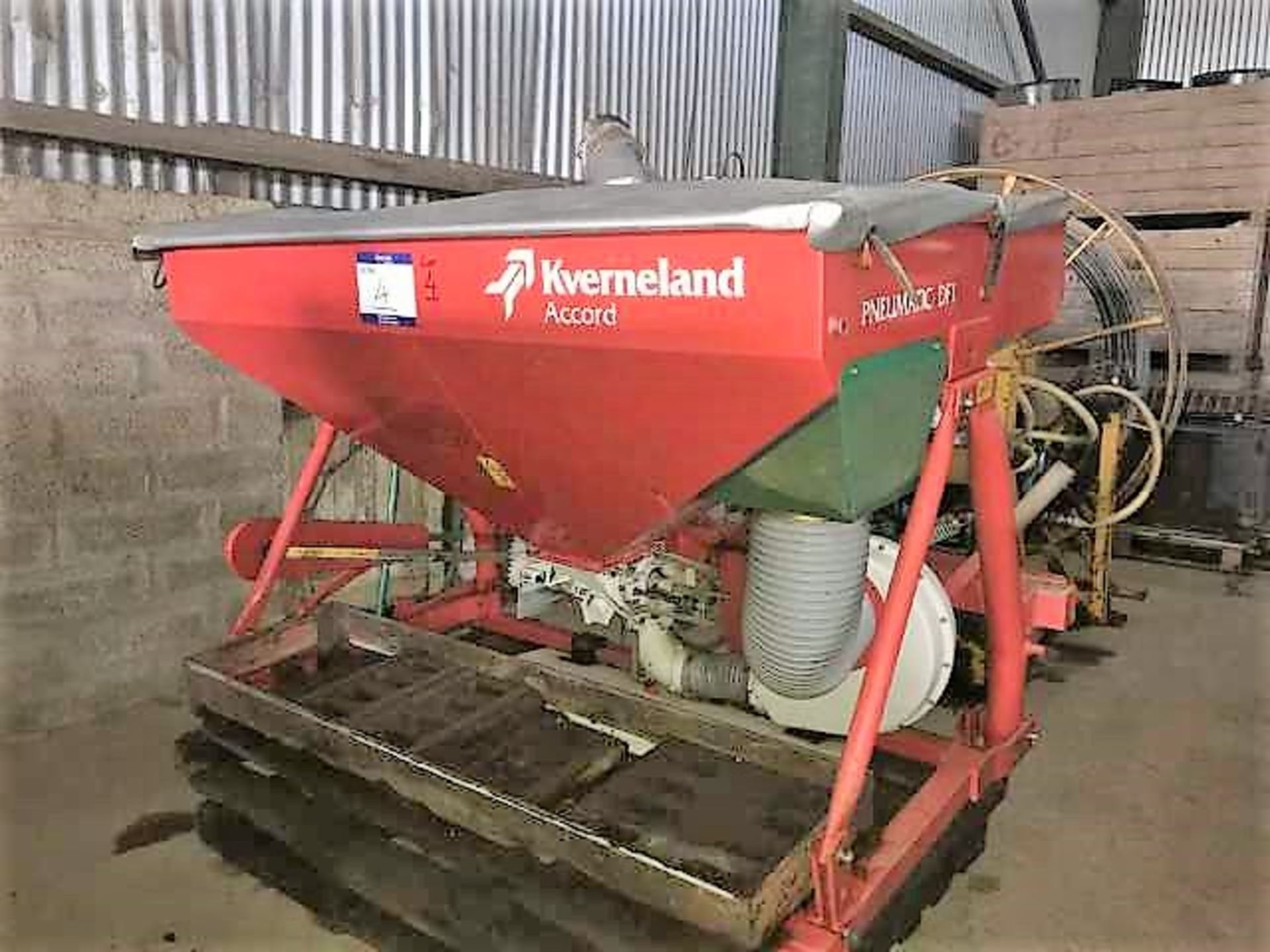 FRONT MOUNTED KVERNELAND ACCORD SPREADER BLOWER NEVER BEEN USED FOR FERTILIZER