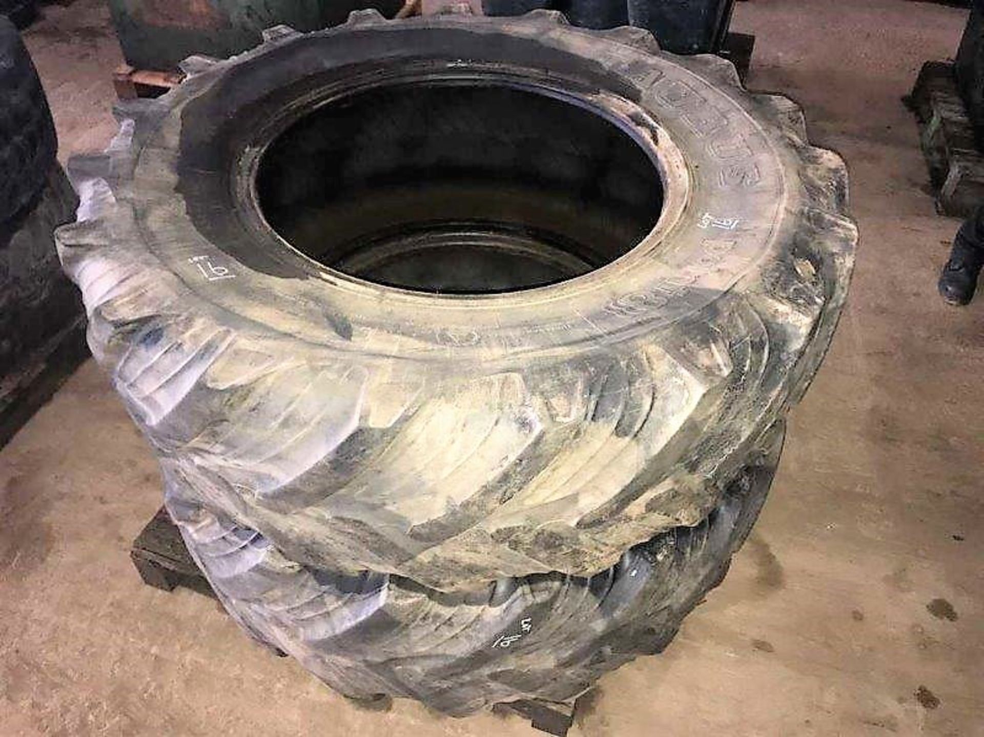 2 X USED TAURUS 16.9R28 TYRES