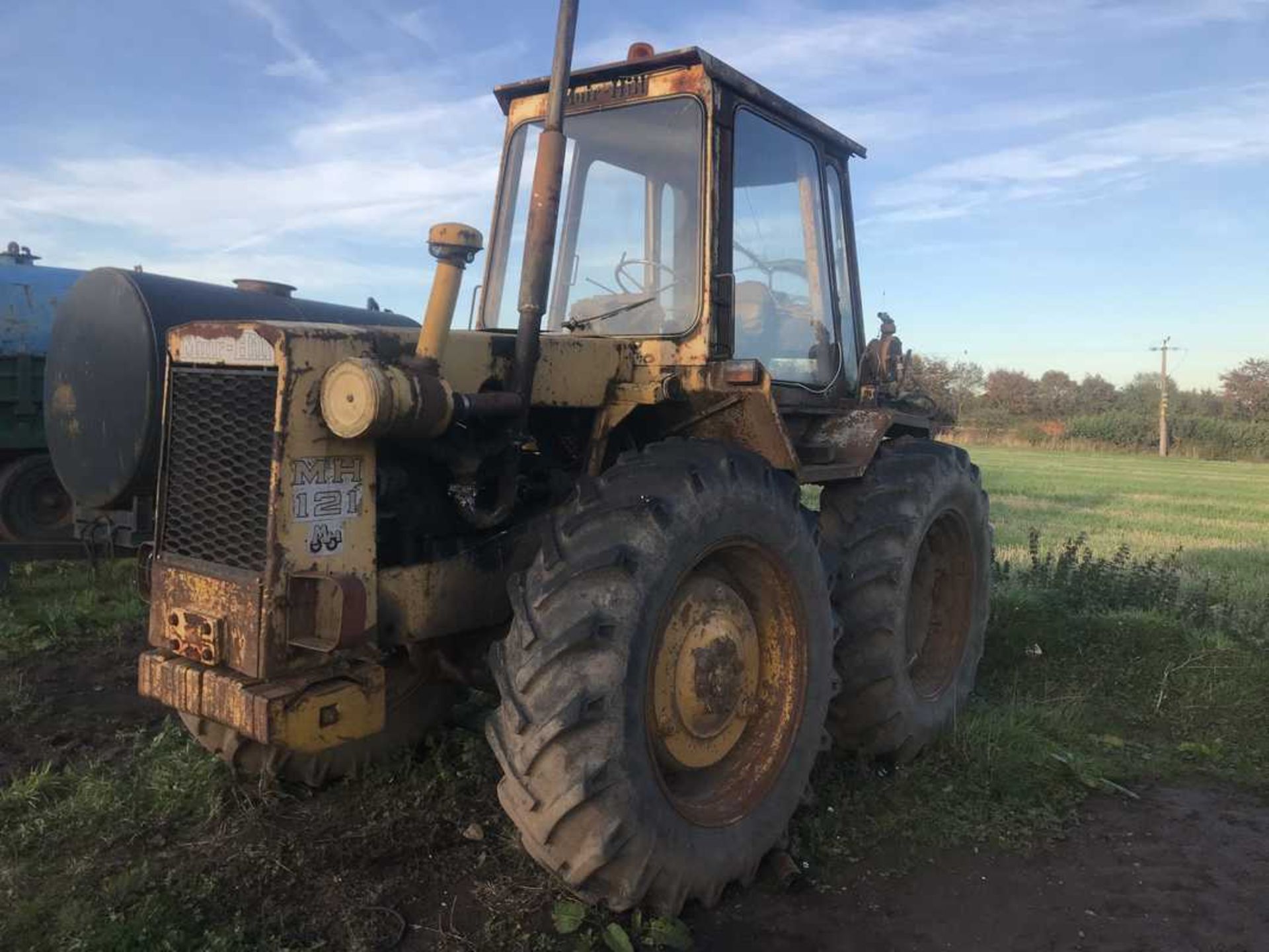 MUIR HILL 121 TRACTOR STARTS BUT NO DRIVE S/N 121A21133