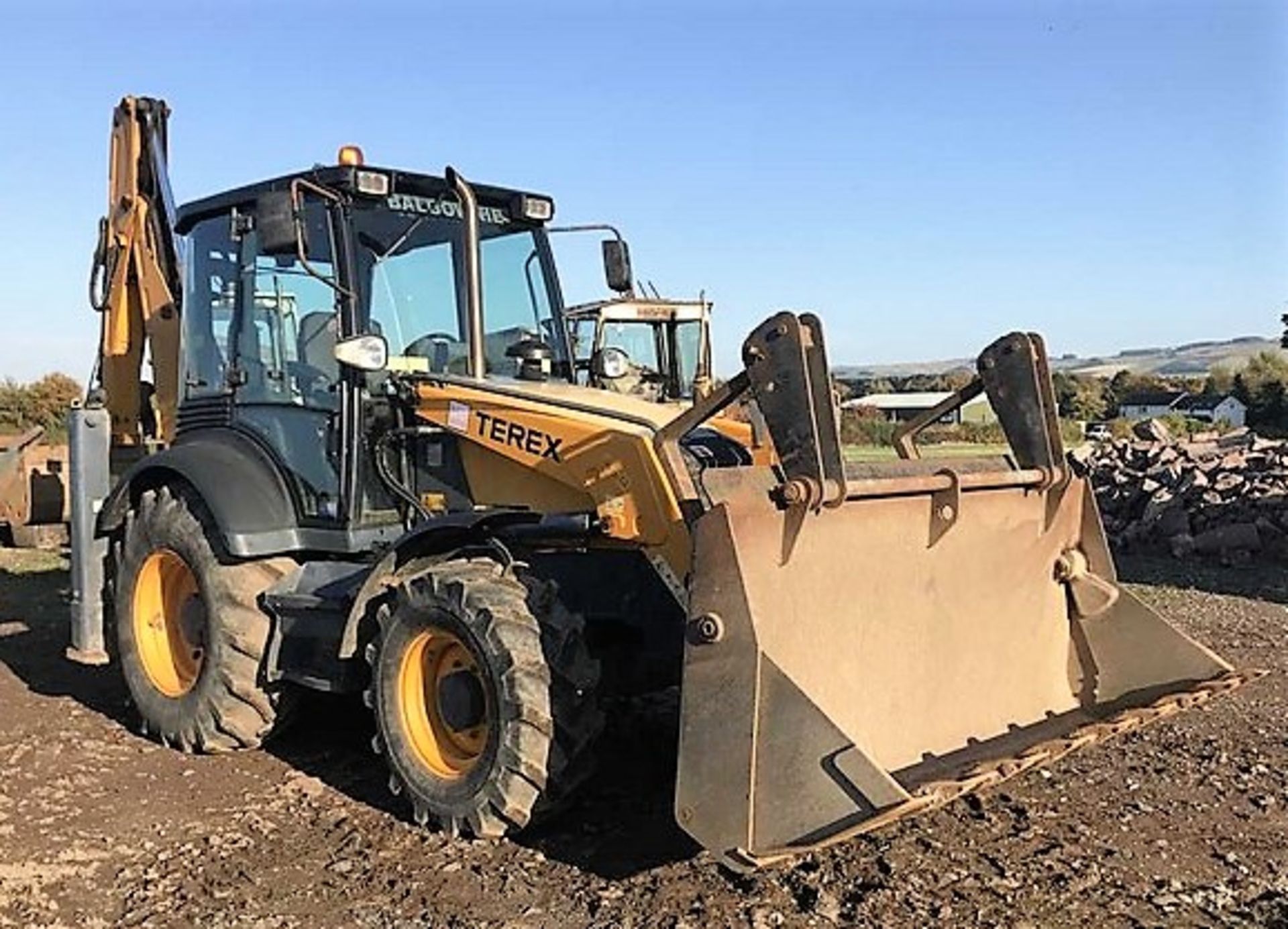 2010 TEREX backhoe loader c/w 12",18",24",36" buckets & 70" ditching. Reg - SV10CVU. 3220hrs (not v - Bild 4 aus 25