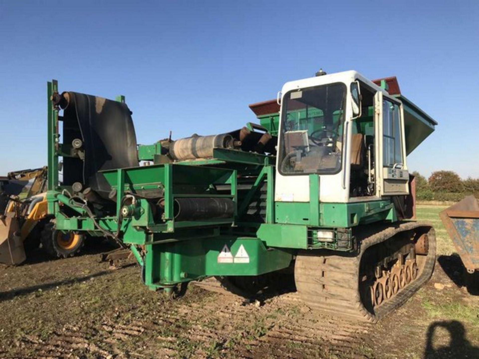 MITSUBISHI LD1000C tracked dumper c/w McCusker Engineering Hopper & Kattrack cab 6,085 hrs (not veri