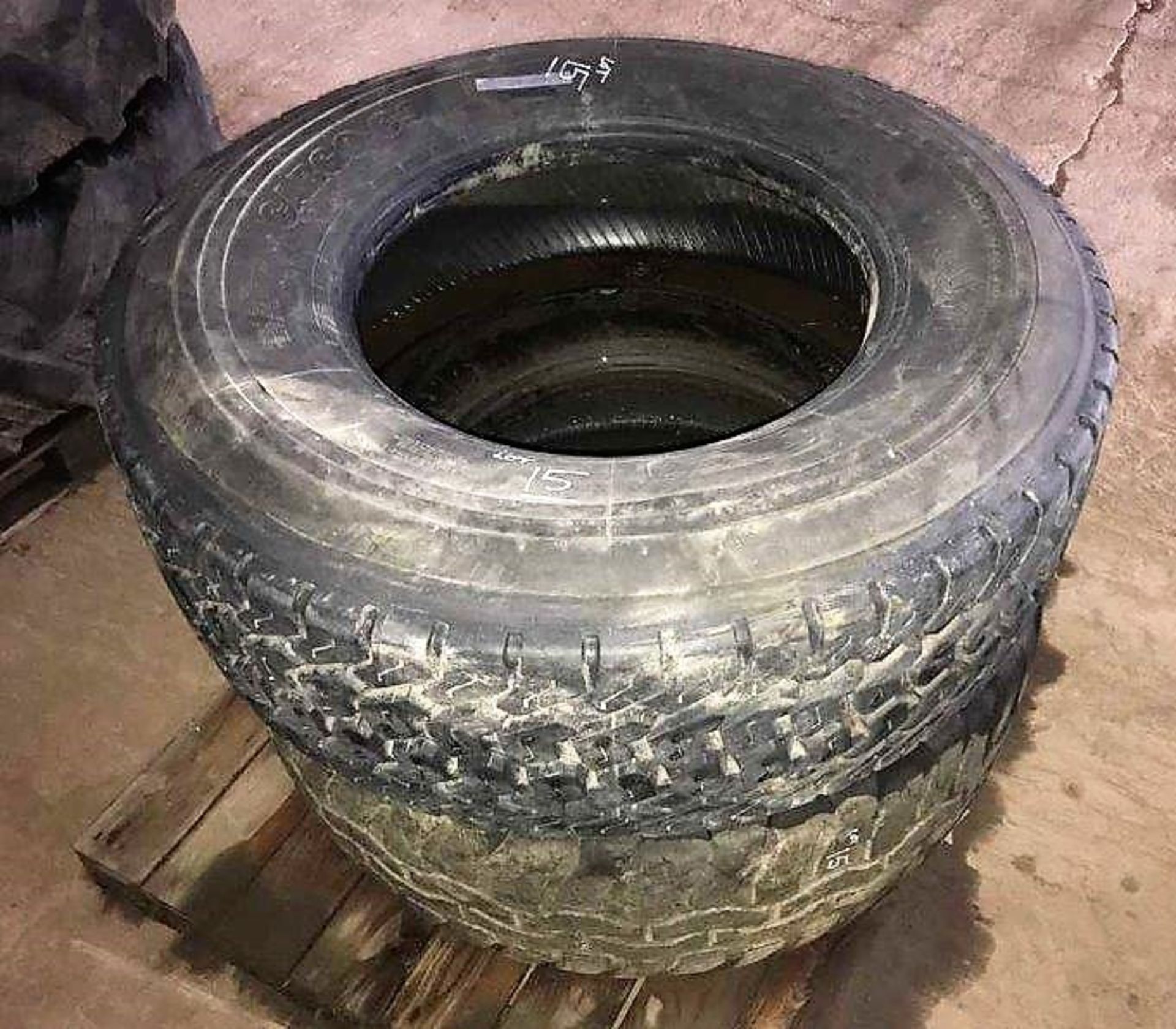 2 X USED 22.5 TYRES