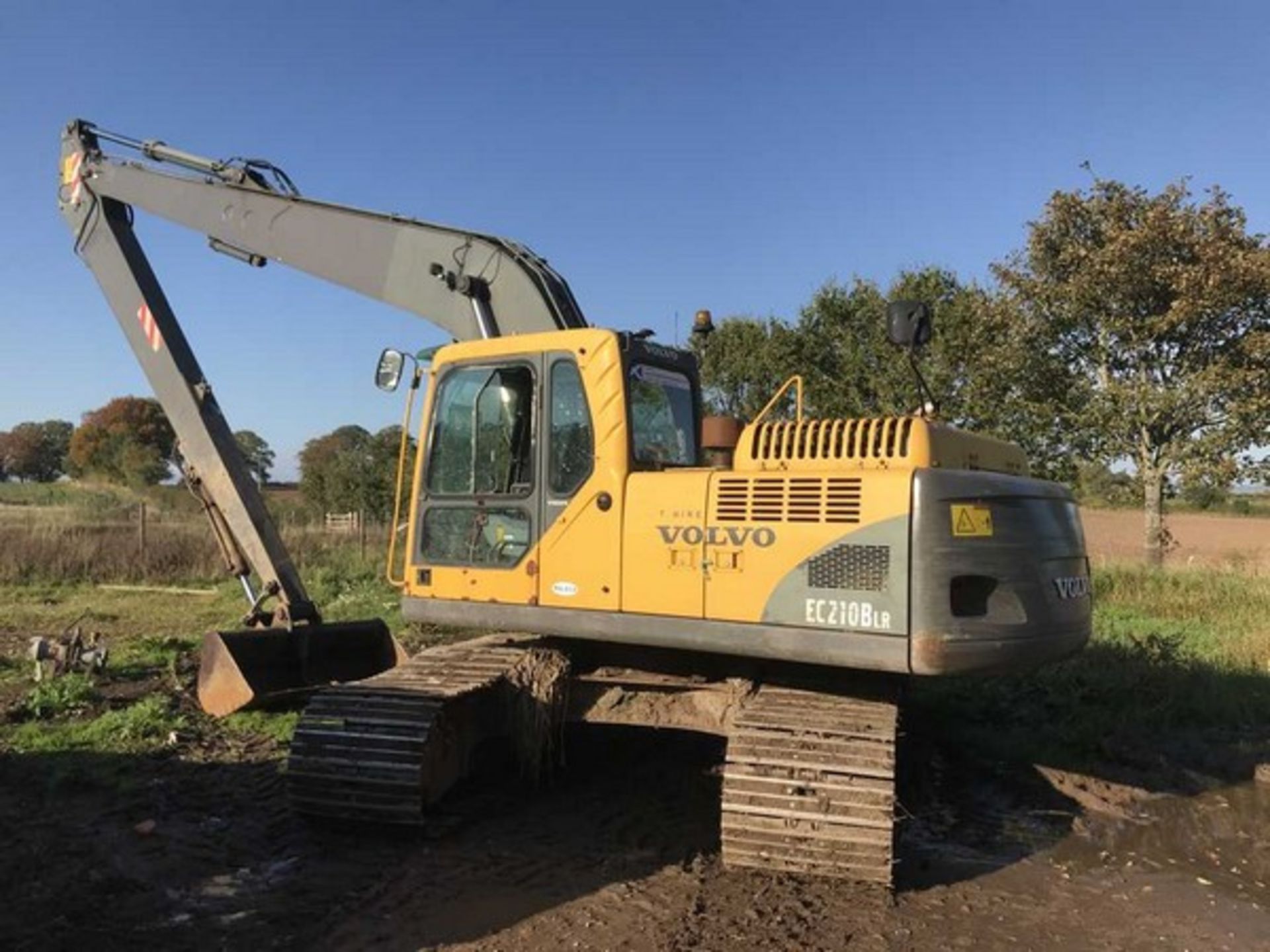 2006 VOLVO EC210BLR long reach (15m) tracked excavator c/w 1 bucket, 800mm pads, air con. S/N EC210V