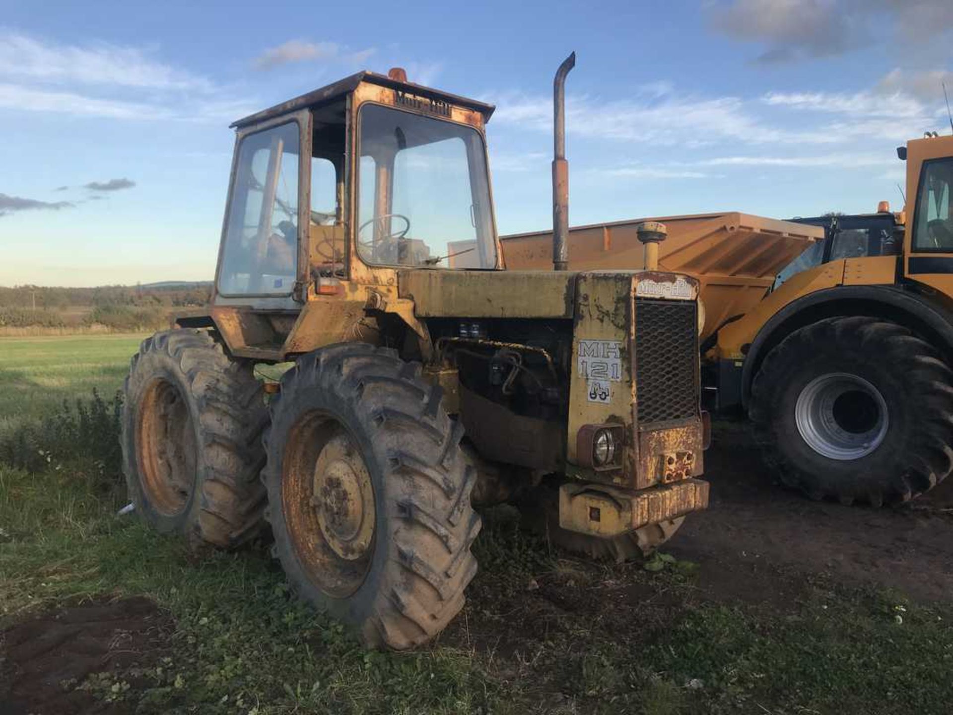 MUIR HILL 121 TRACTOR STARTS BUT NO DRIVE S/N 121A21133 - Bild 4 aus 5