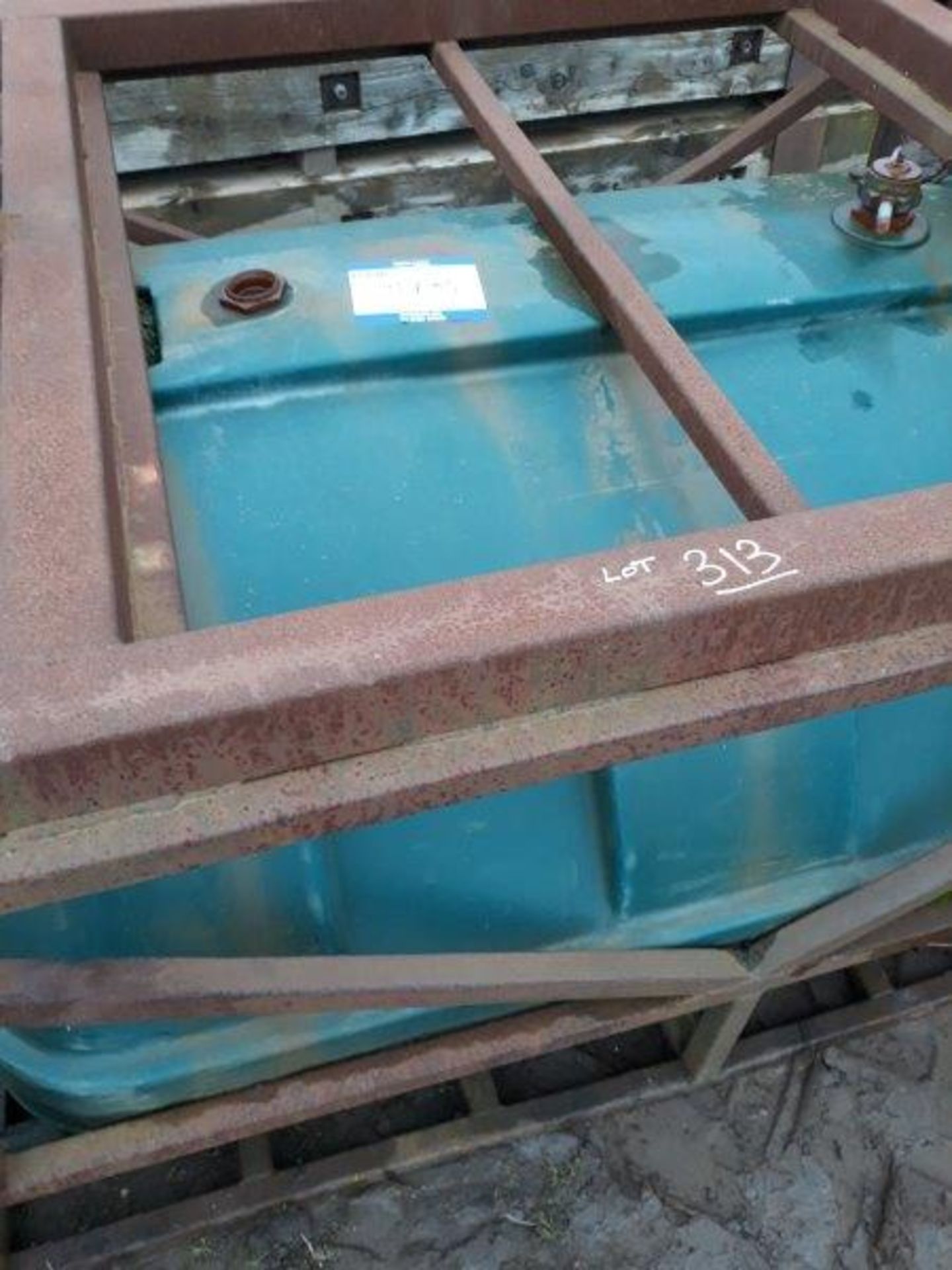 SMALL DIESEL TANK 'BALMORAL' IN STEEL FRAME