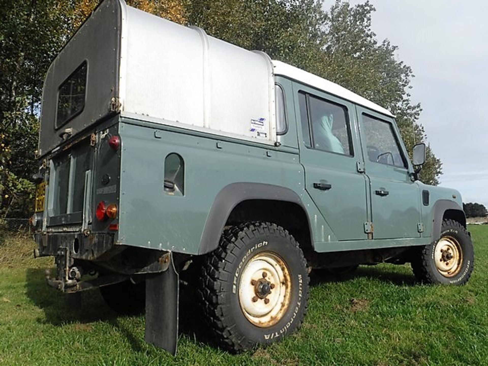 LAND ROVER DEFENDER 110 D/C P-U - 2402cc - Image 13 of 15