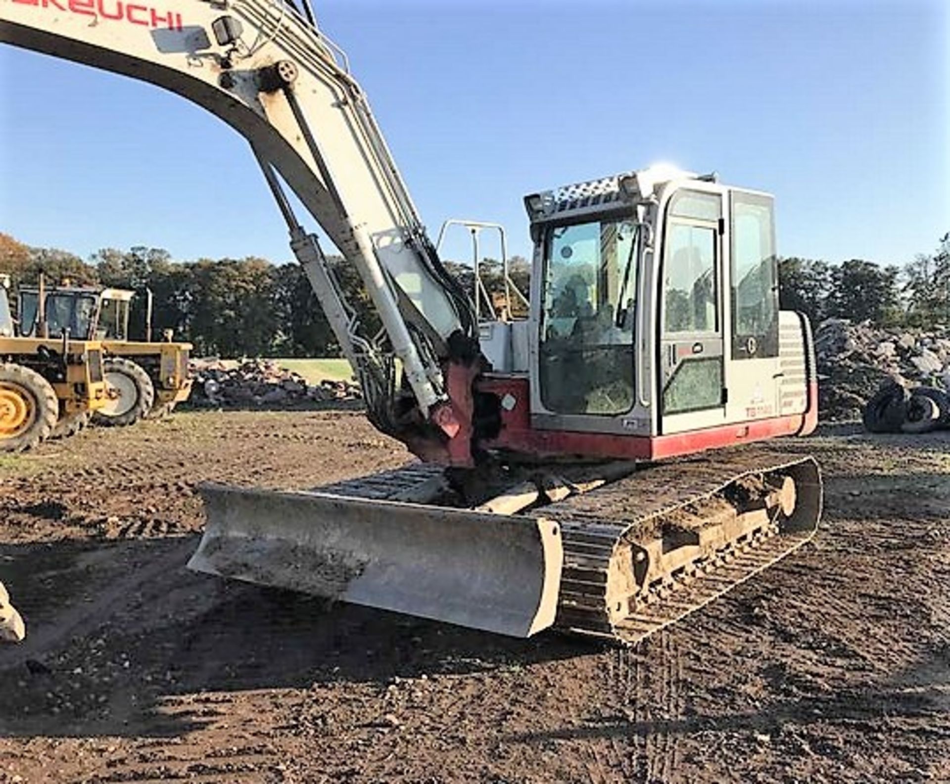 2014 TAKEUCHI 1140 tracked excavator c/w 2014 Exac One Power Tilt q/hitch & 3 buckets. 700mm pads, b - Bild 4 aus 12