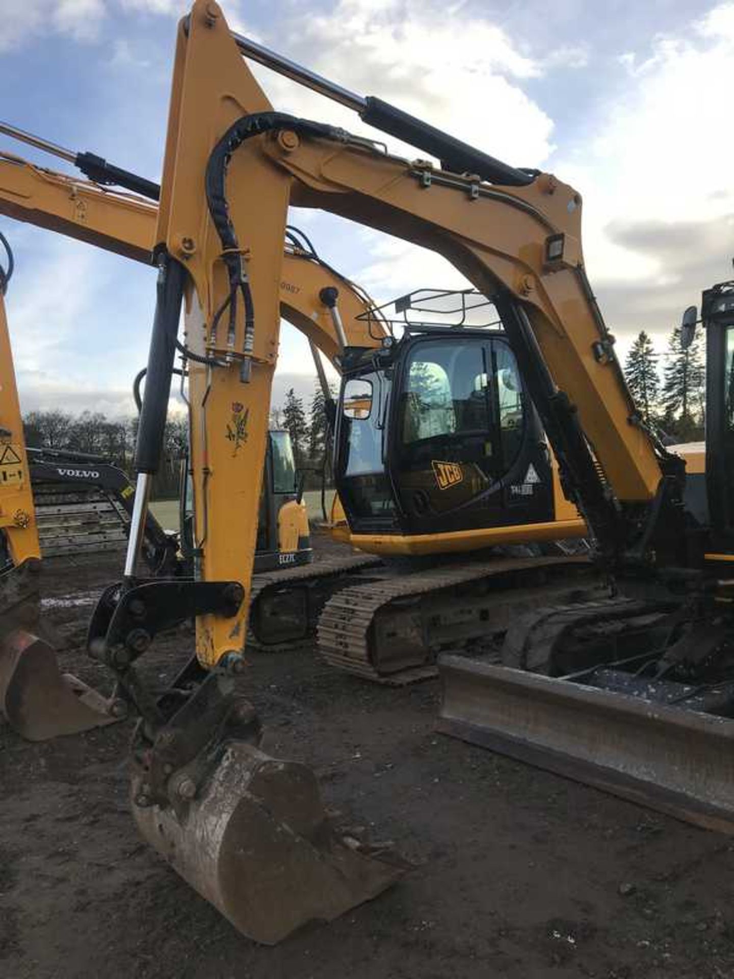 2015 JCB 85Z-1 midi-excavator c/w rubber tracks, q/hitch, air con, bladeVIN - JCB085Z1E02249176 48 - Image 2 of 26