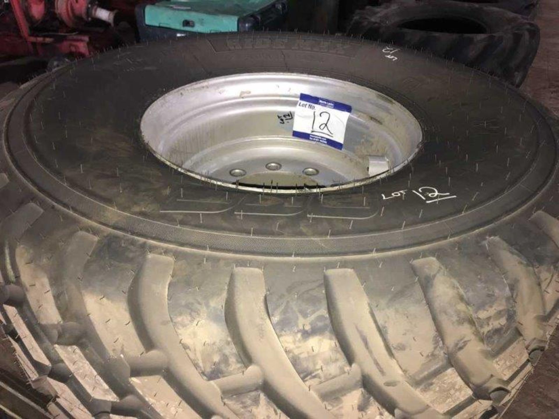 1 X BRAND NEW 560/60R 22.5 FLOTATION TYRE AND RIM 1 X USED 560/60R 22.5 FLOTATION TYRE AND RIM - Image 2 of 3