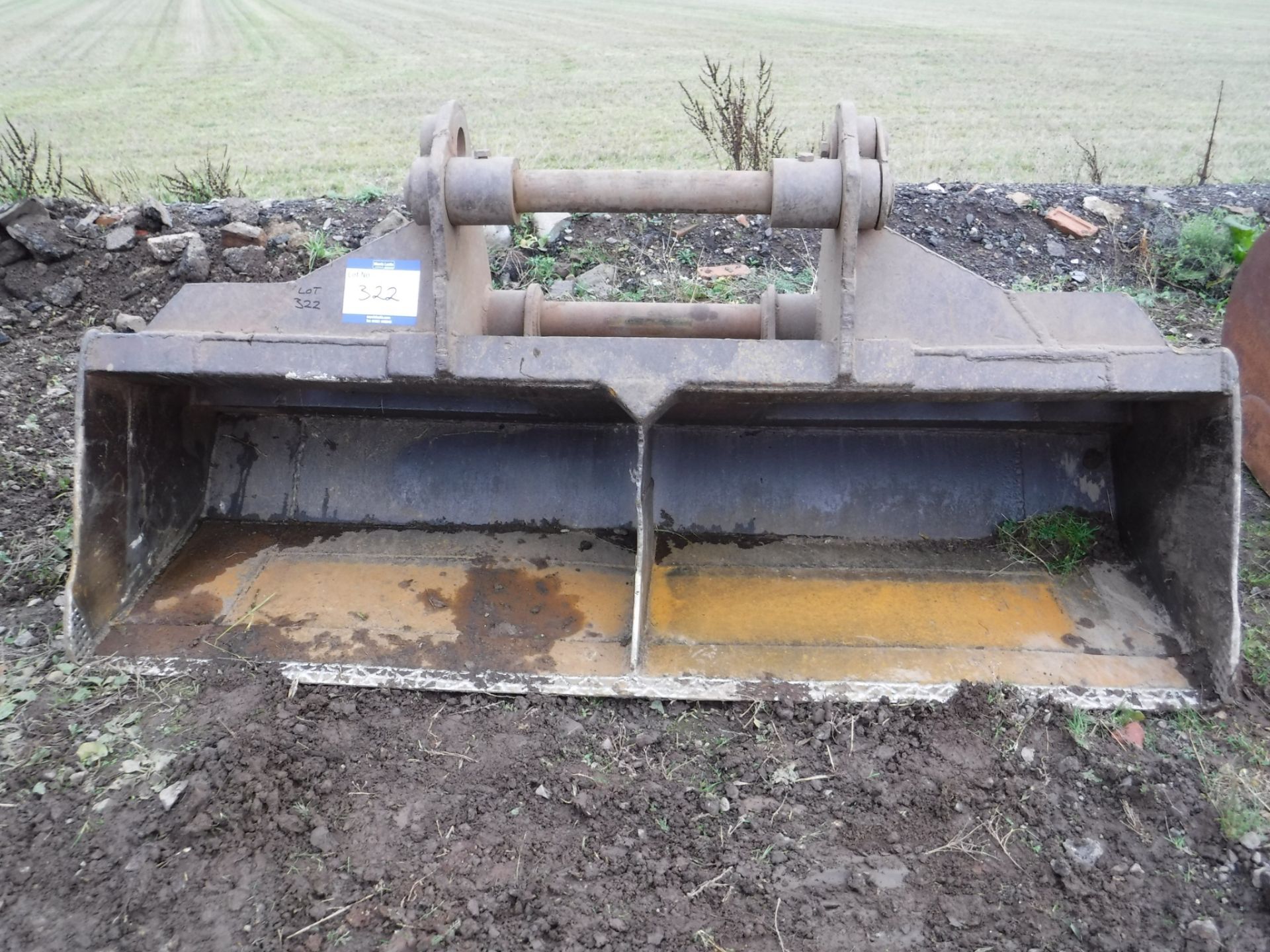 7FT DITCHING BUCKET C/W PINS TO SUIT LARGE EXCAVATOR